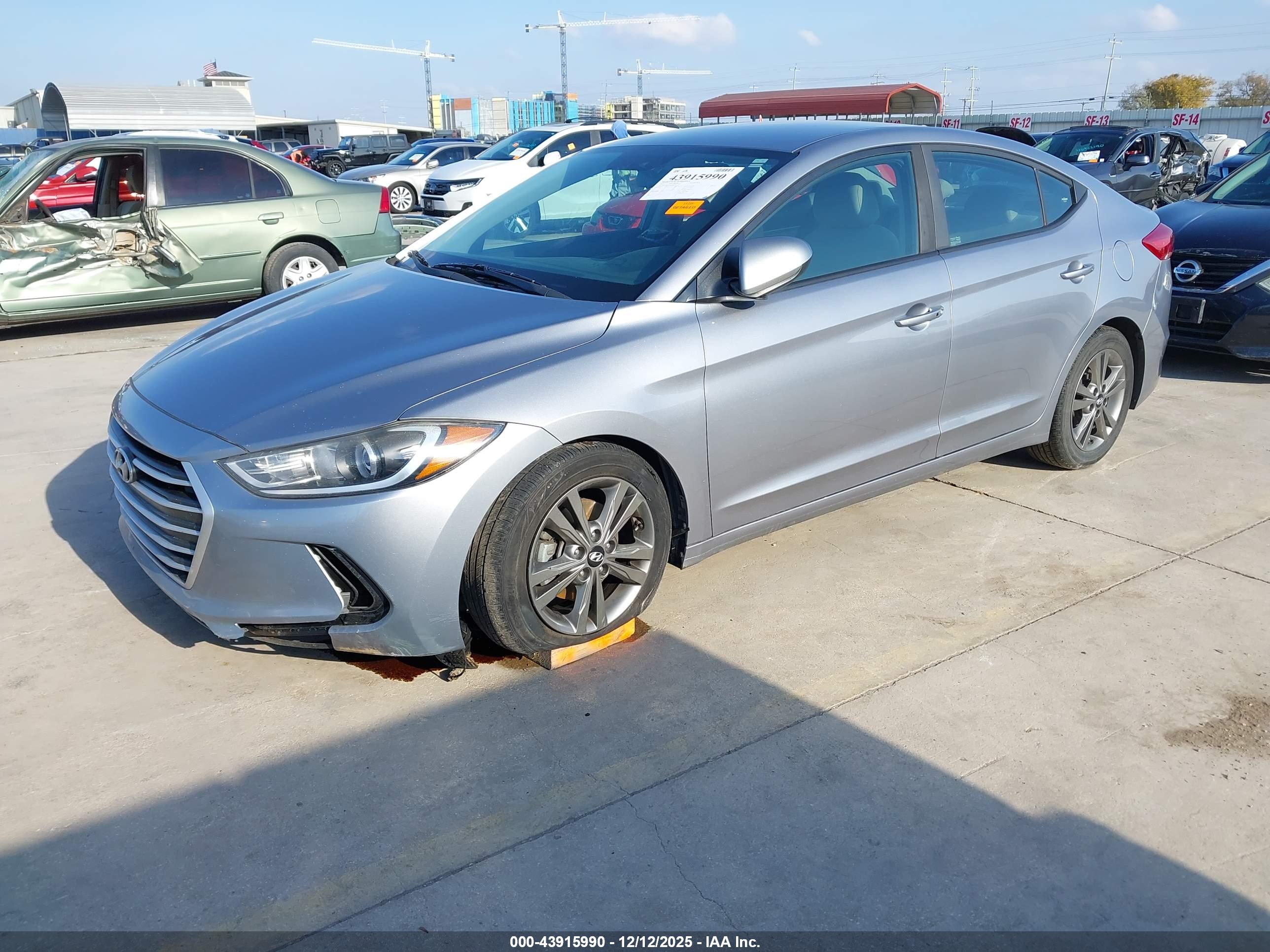 HYUNDAI ELANTRA image 2