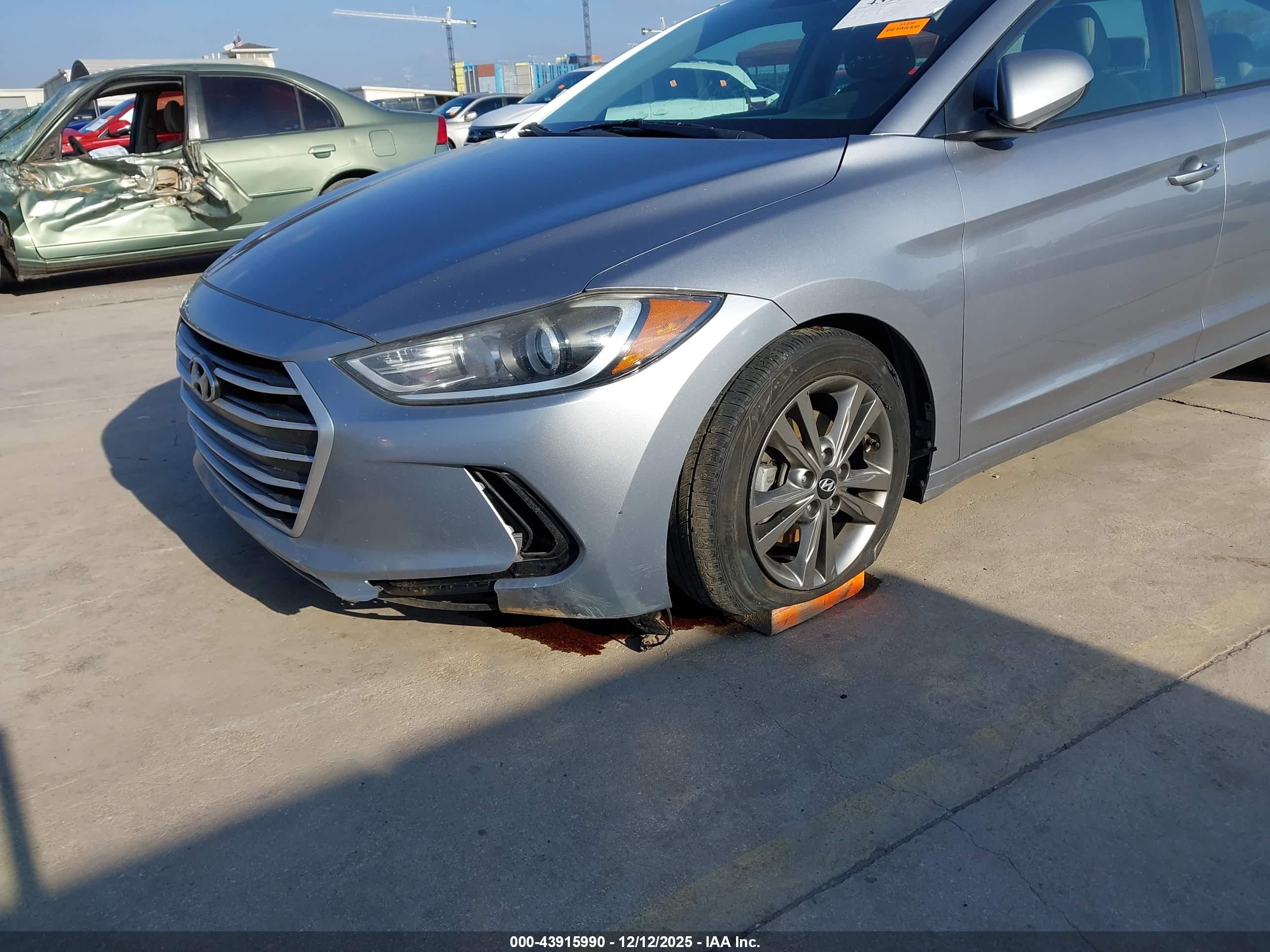 HYUNDAI ELANTRA image 6
