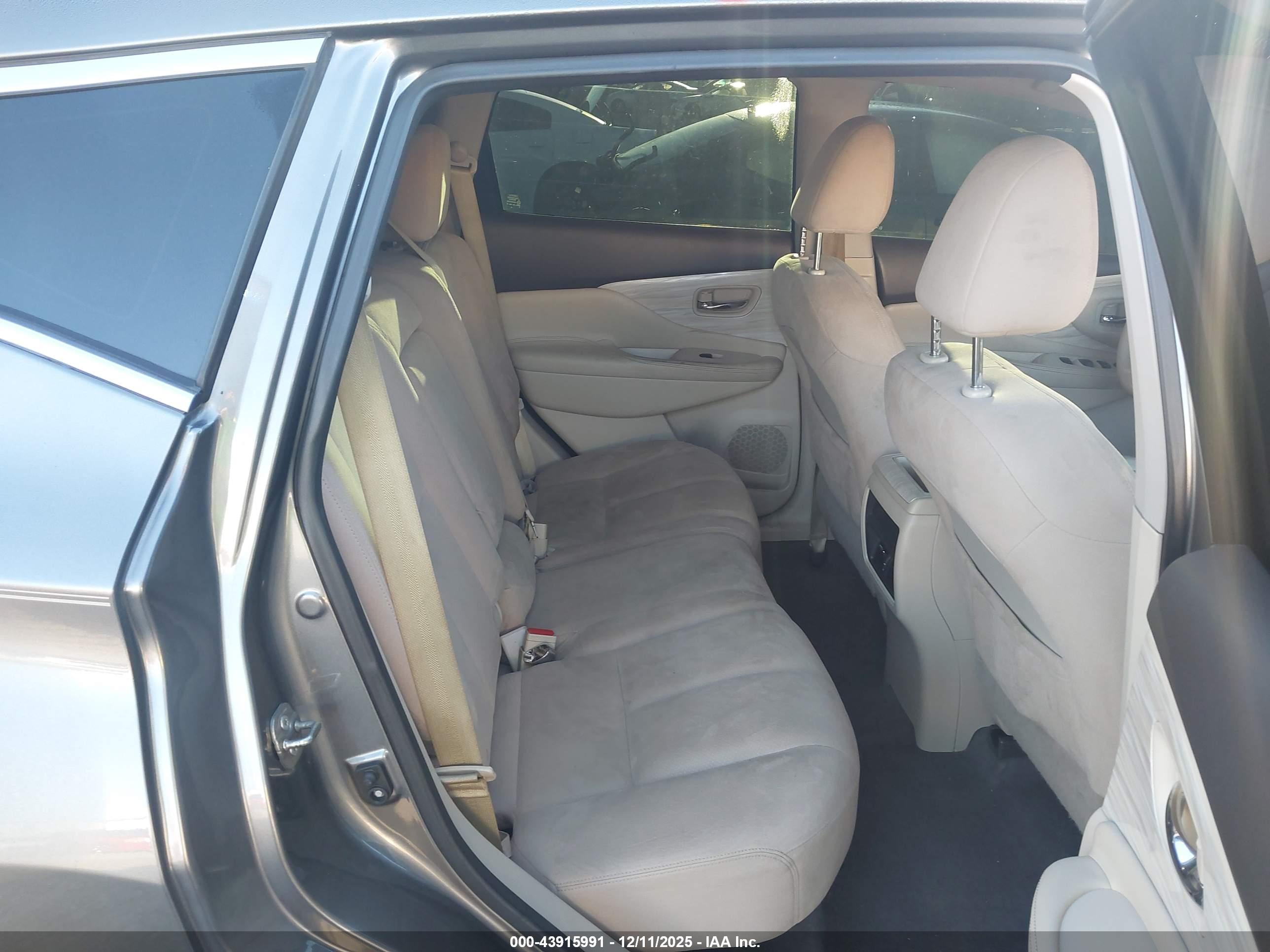 NISSAN MURANO image 8