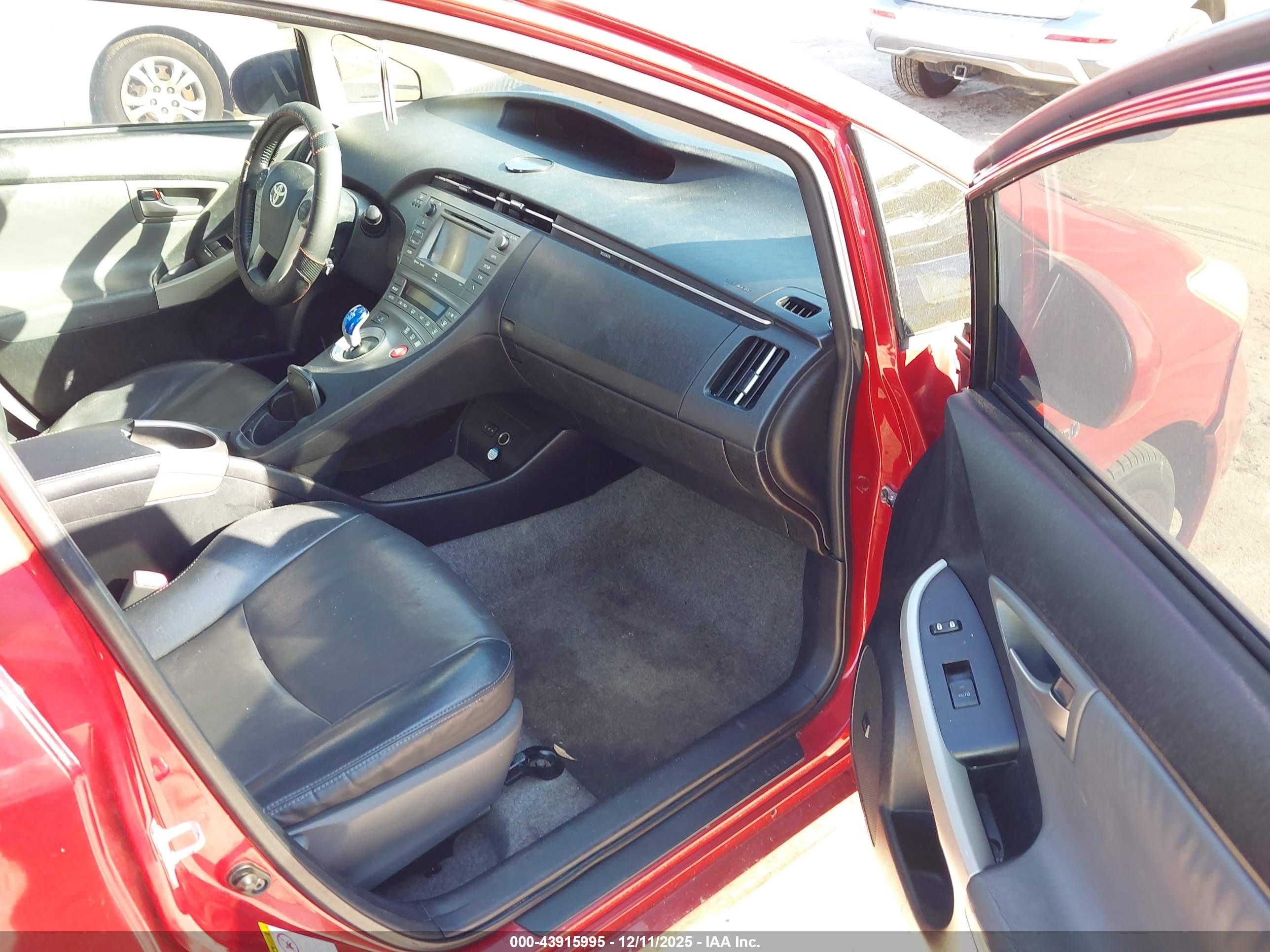 TOYOTA PRIUS image 5