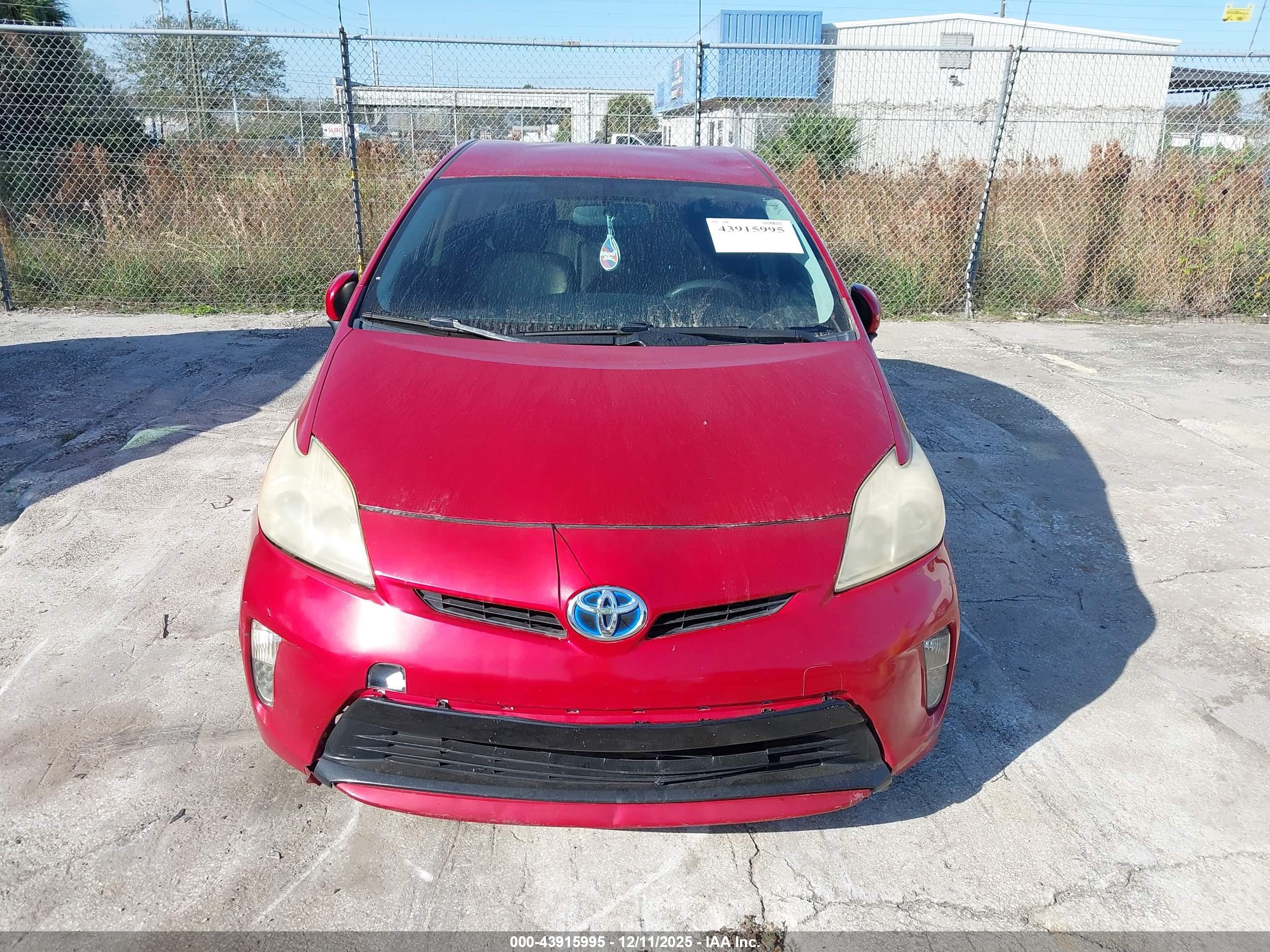 TOYOTA PRIUS image 6