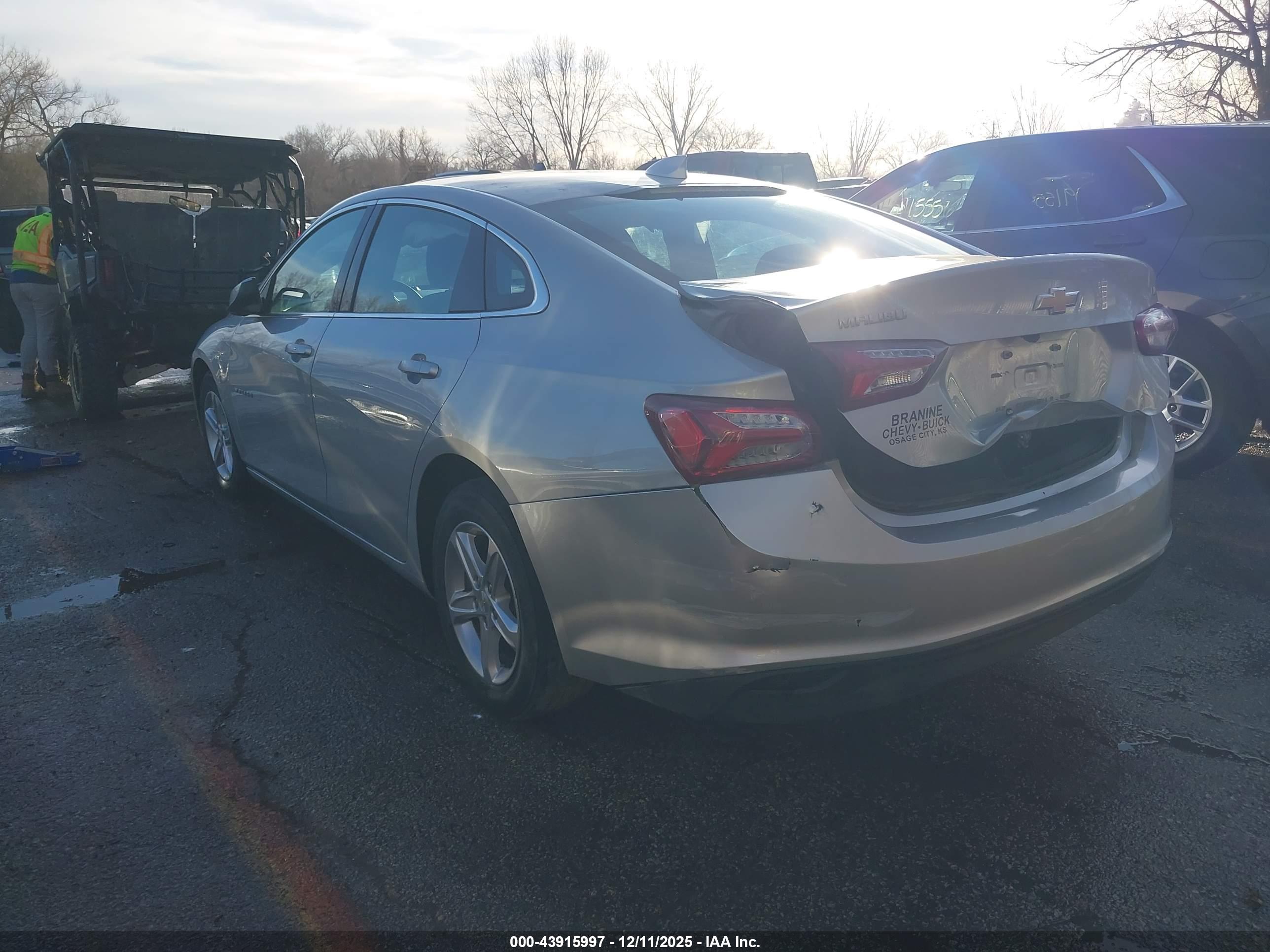 CHEVROLET MALIBU image 3