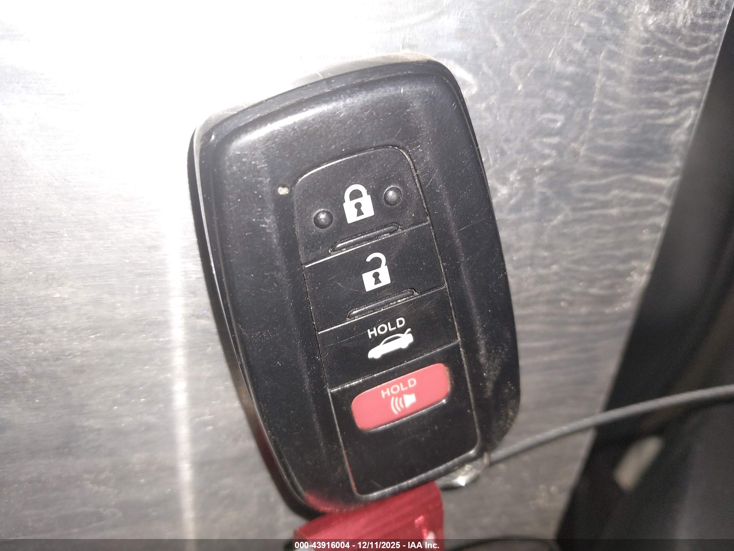 TOYOTA CAMRY image 11