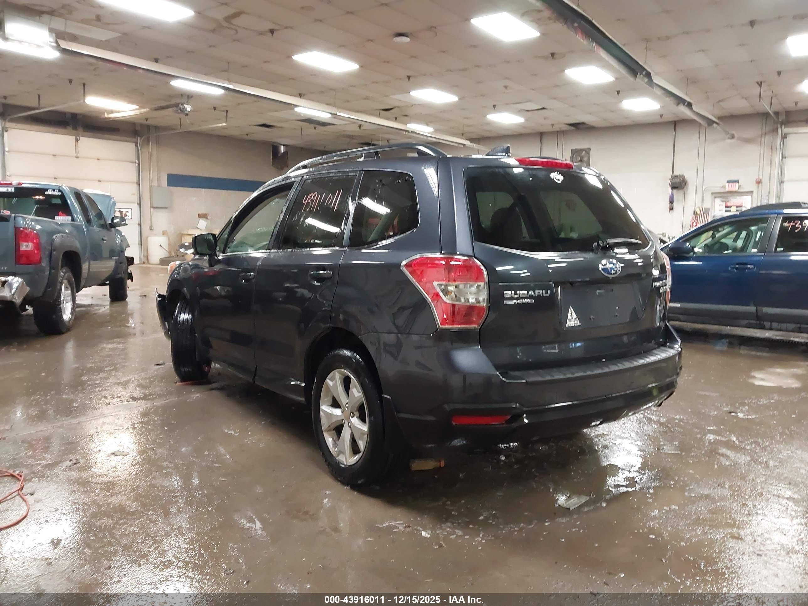 SUBARU FORESTER image 3