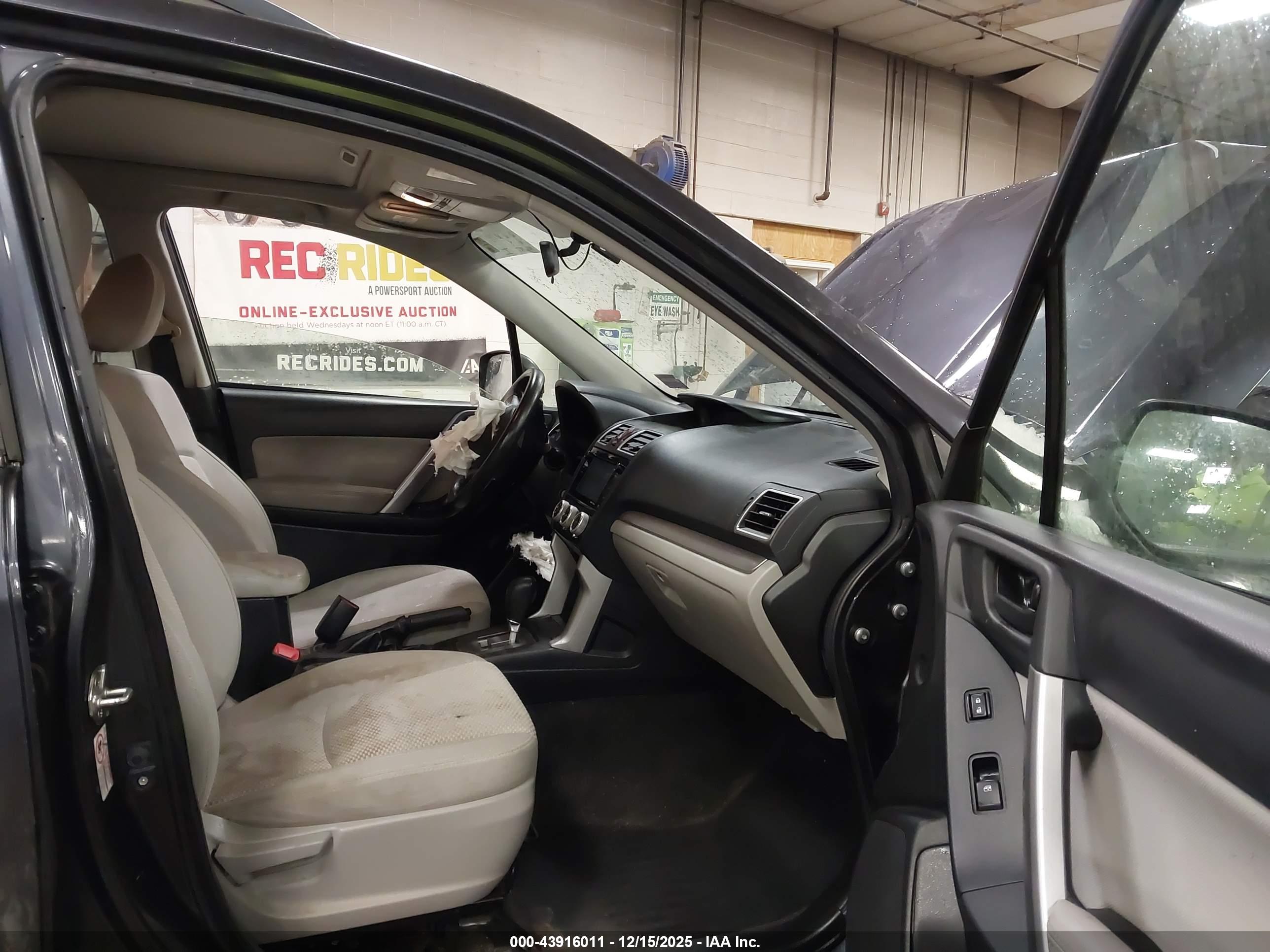 SUBARU FORESTER image 5