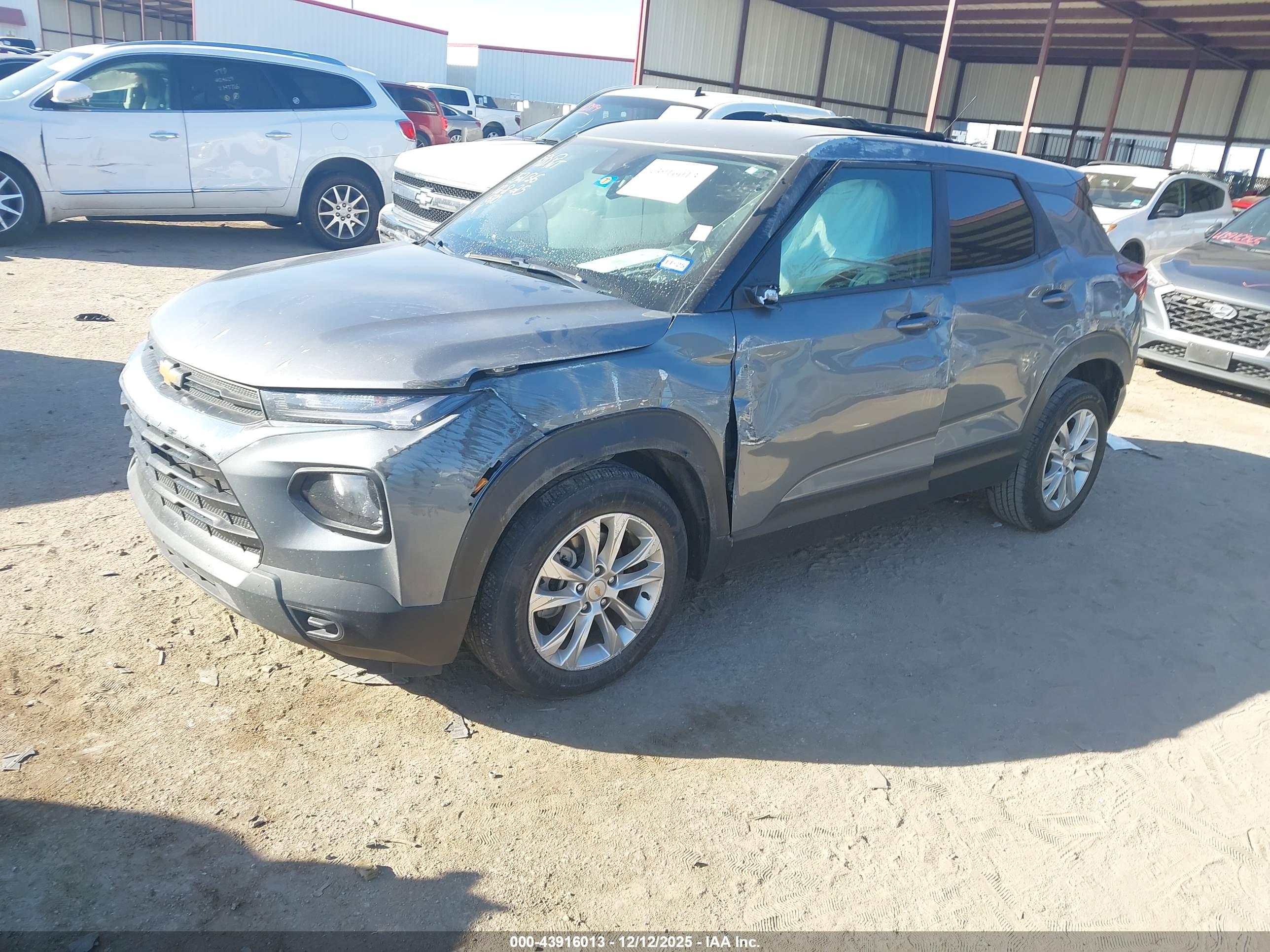 CHEVROLET TRAILBLAZER image 2