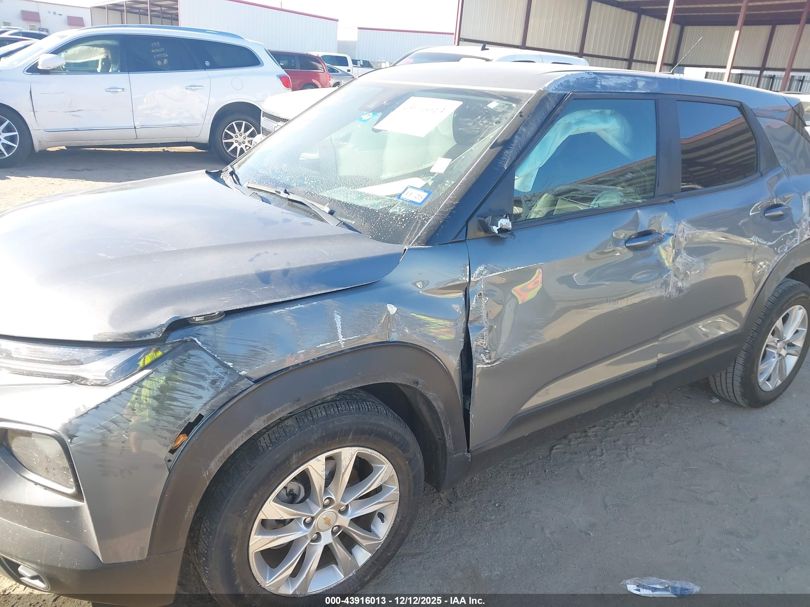 CHEVROLET TRAILBLAZER image 6