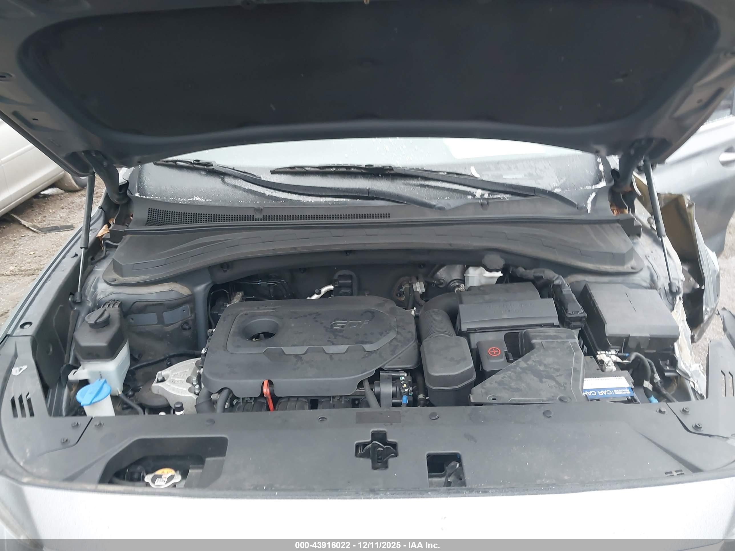 HYUNDAI SANTA image 10