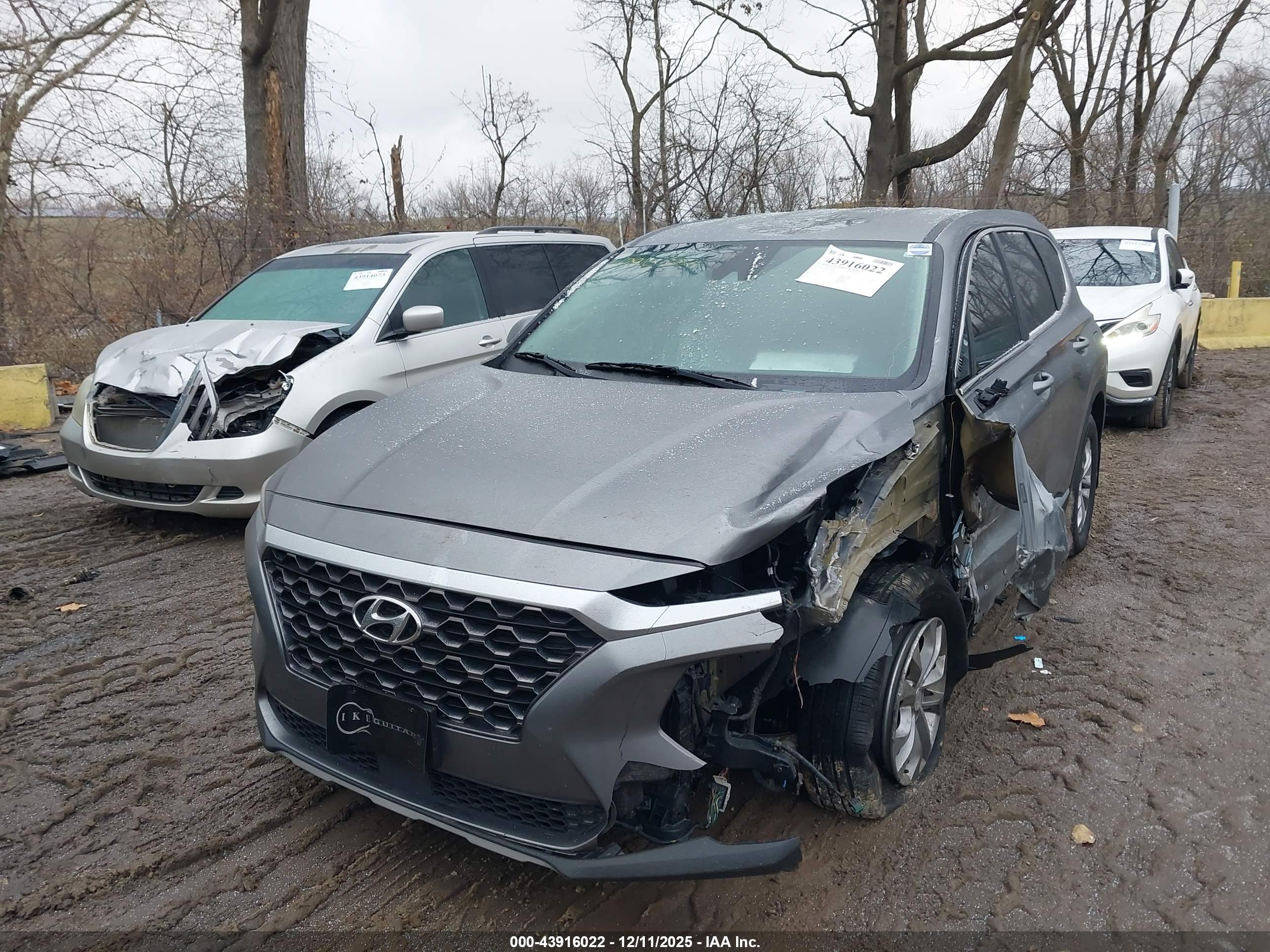 HYUNDAI SANTA image 2