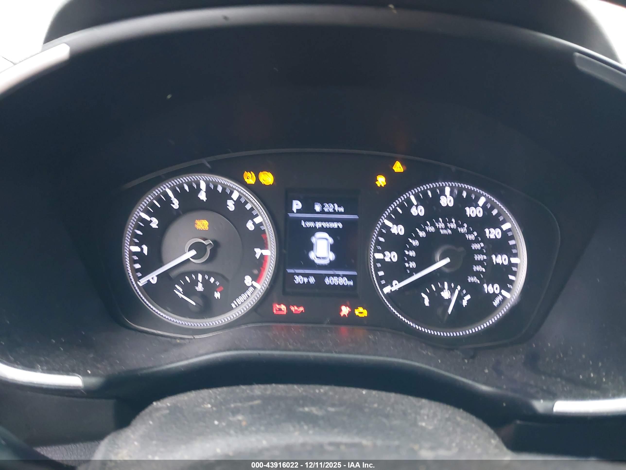 HYUNDAI SANTA image 7