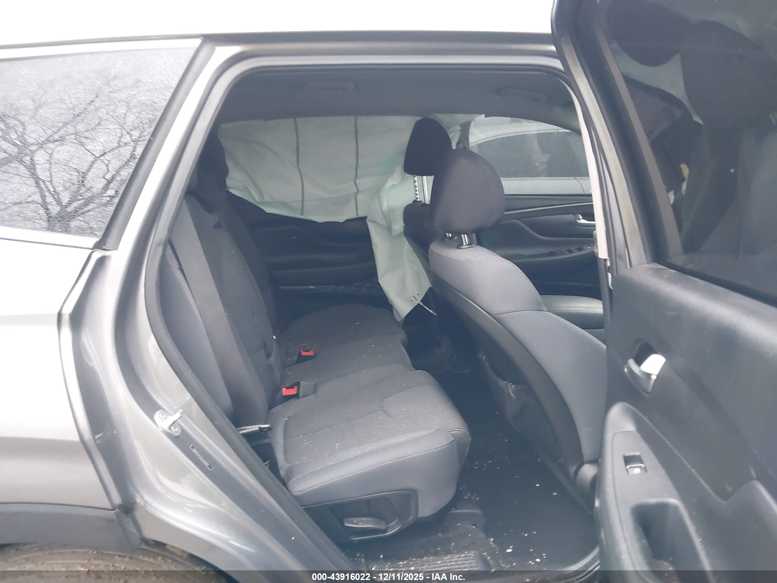 HYUNDAI SANTA image 8