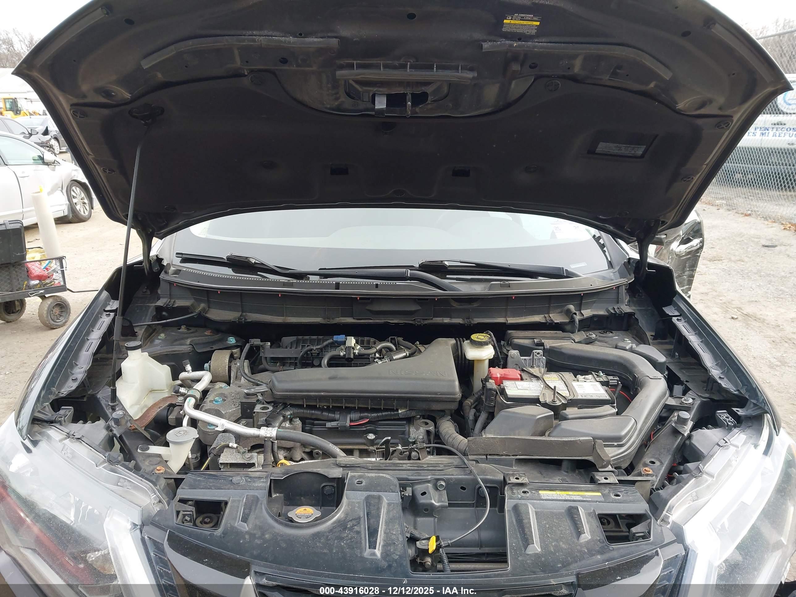 NISSAN ROGUE image 10