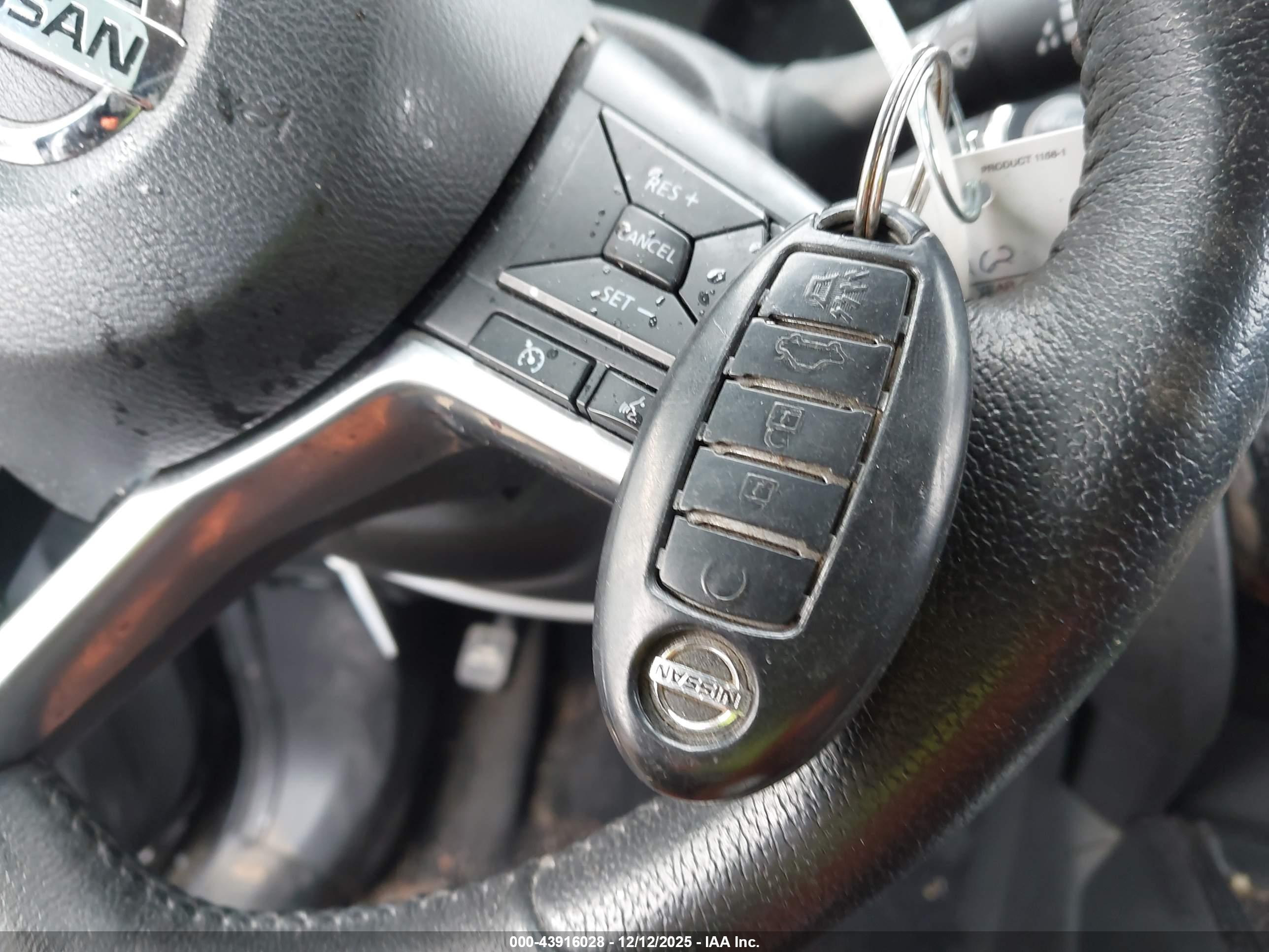 NISSAN ROGUE image 11
