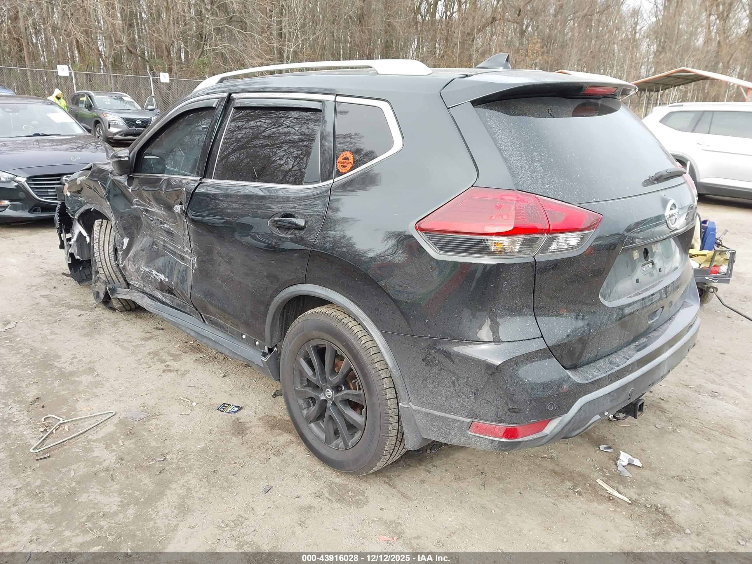 NISSAN ROGUE image 3