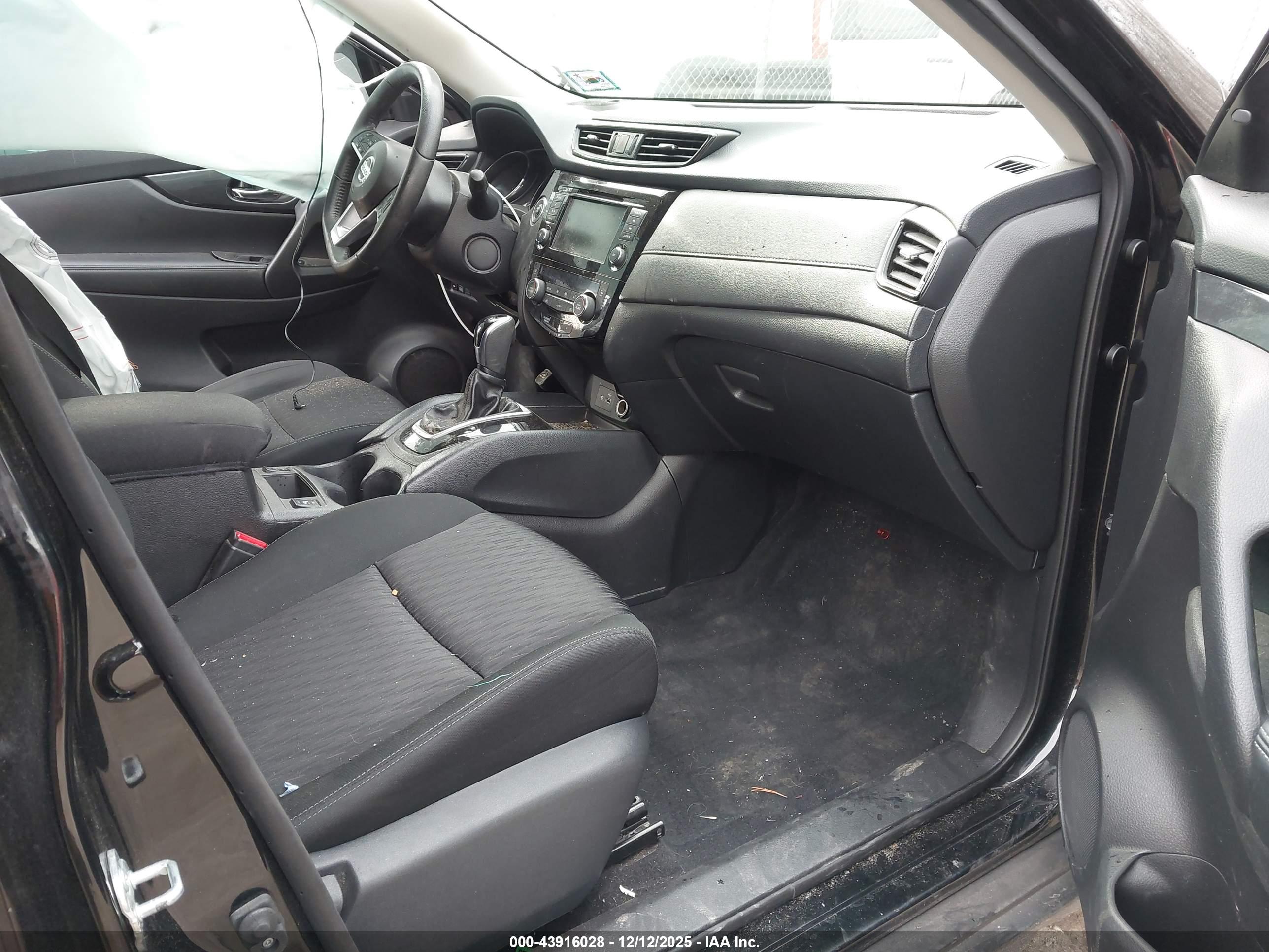 NISSAN ROGUE image 5