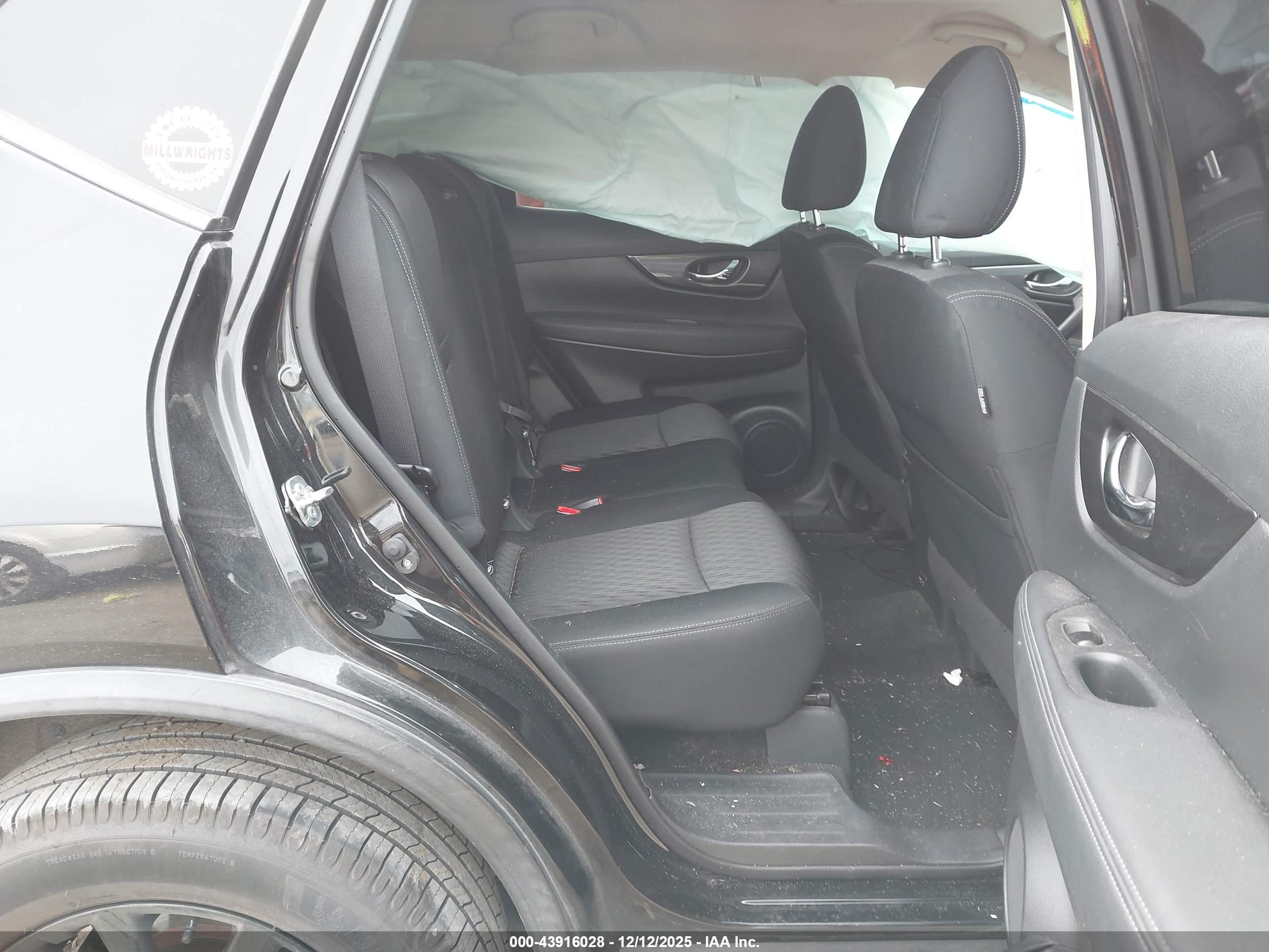 NISSAN ROGUE image 8