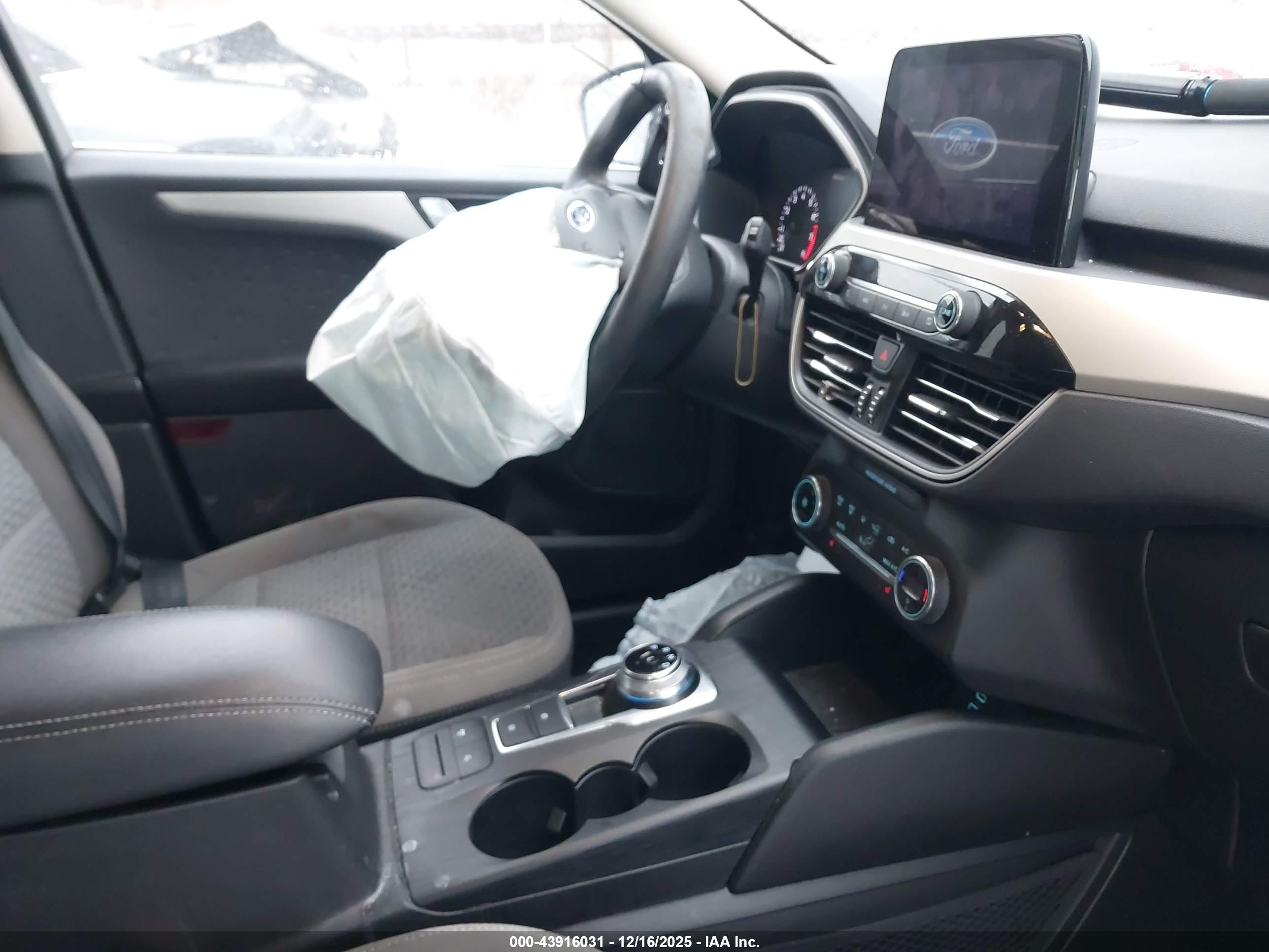 FORD ESCAPE image 5