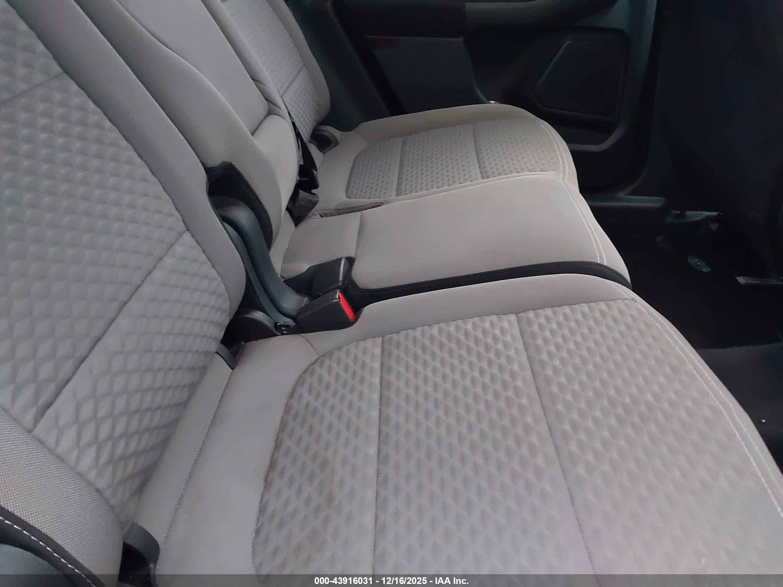 FORD ESCAPE image 8