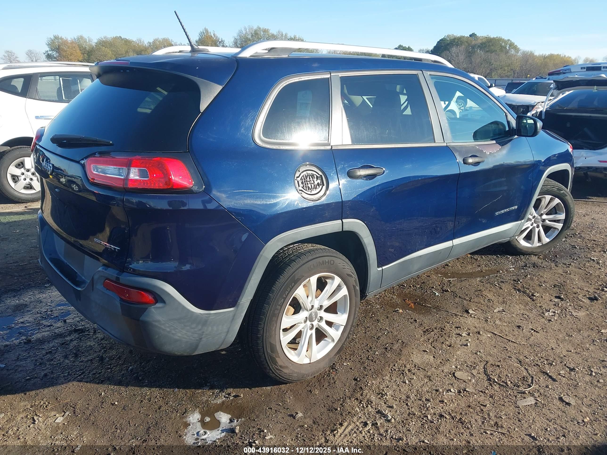 JEEP CHEROKEE image 4