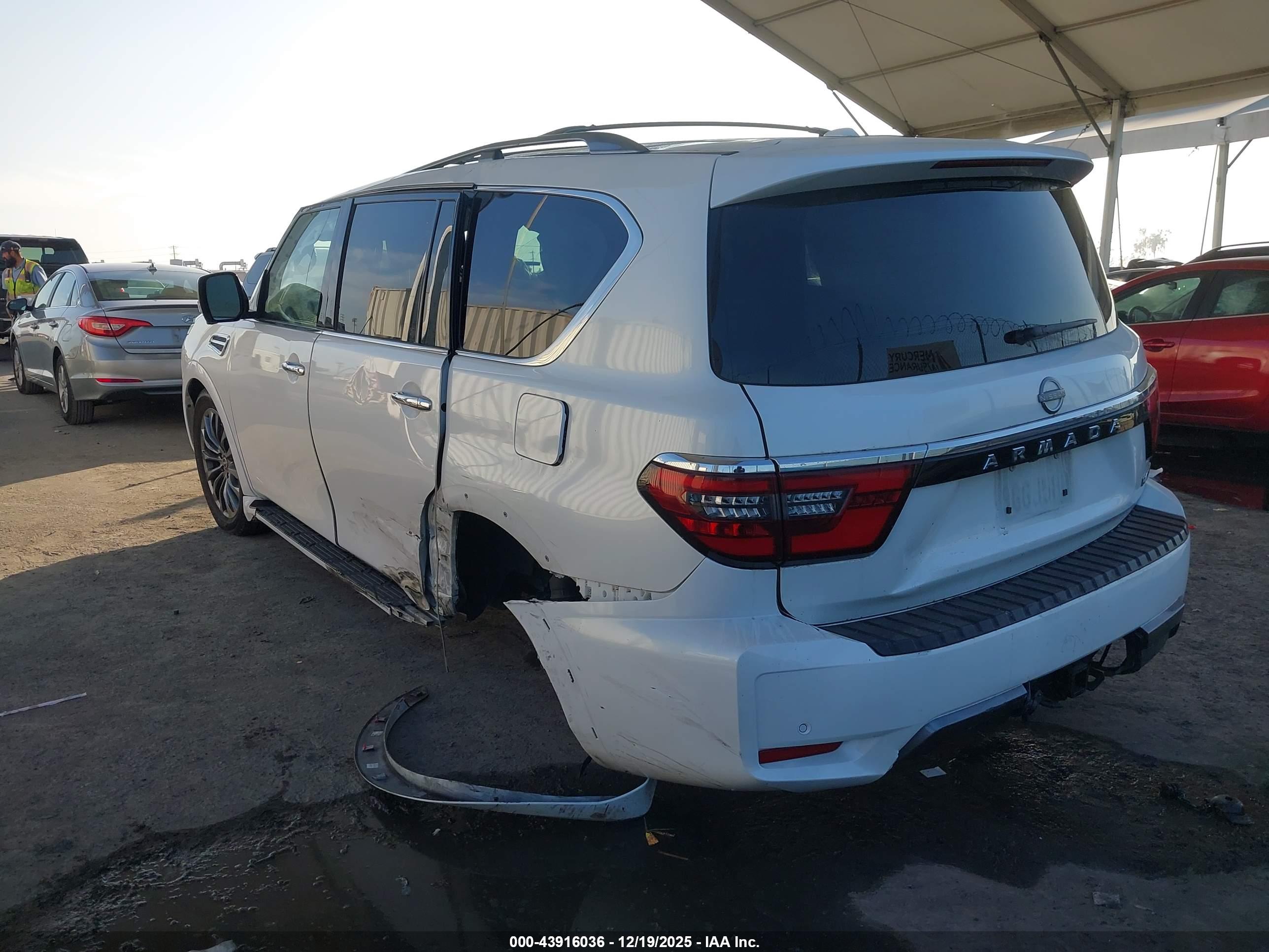 NISSAN ARMADA image 3