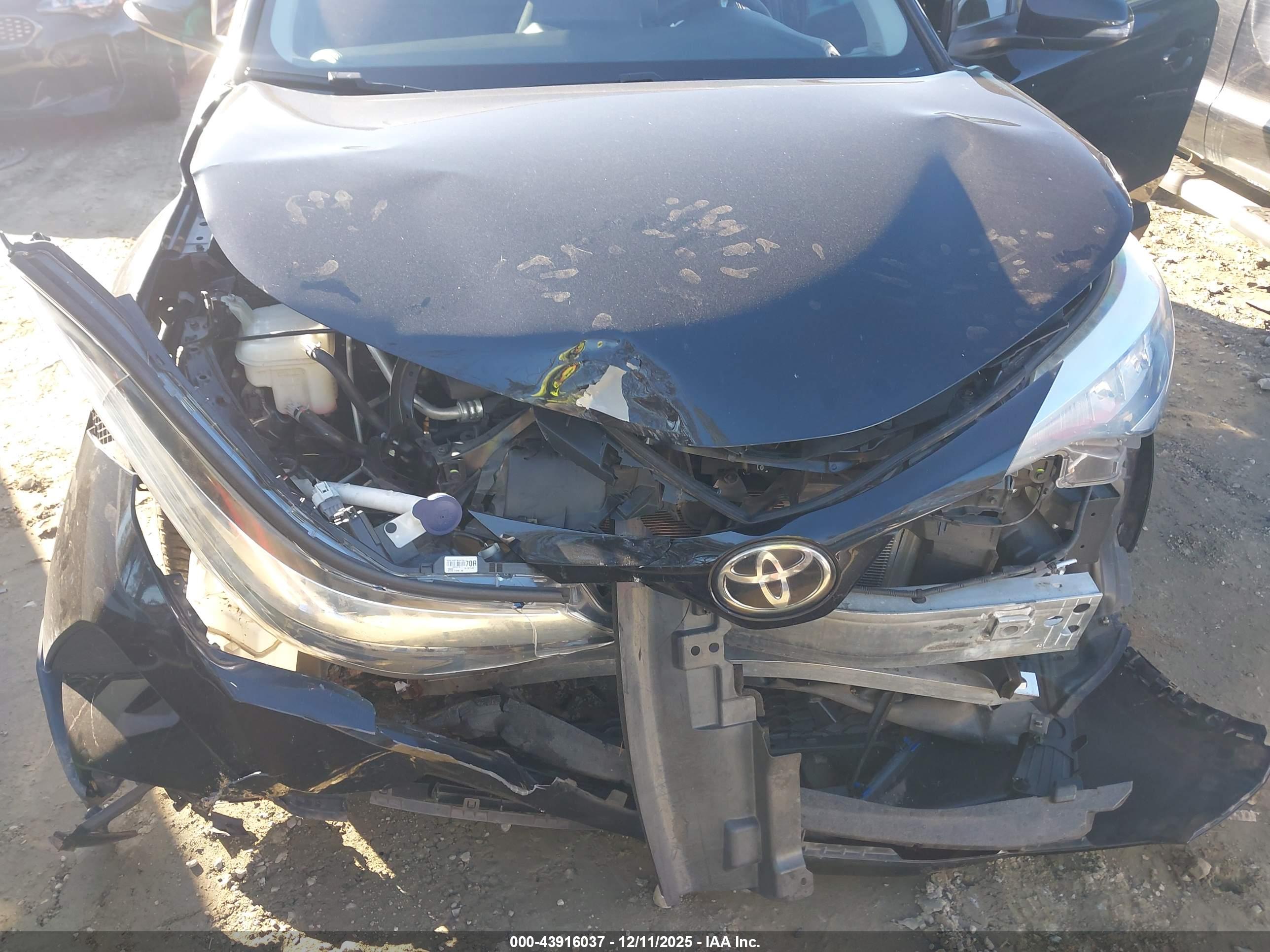 TOYOTA C-HR image 6
