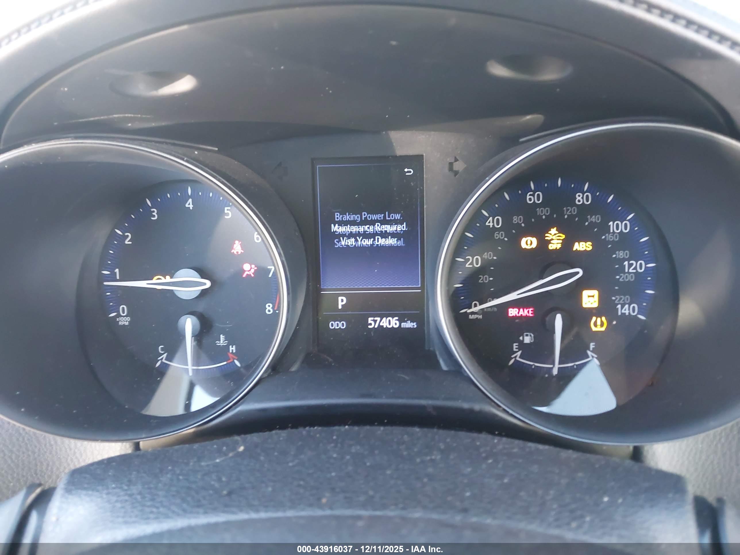 TOYOTA C-HR image 7