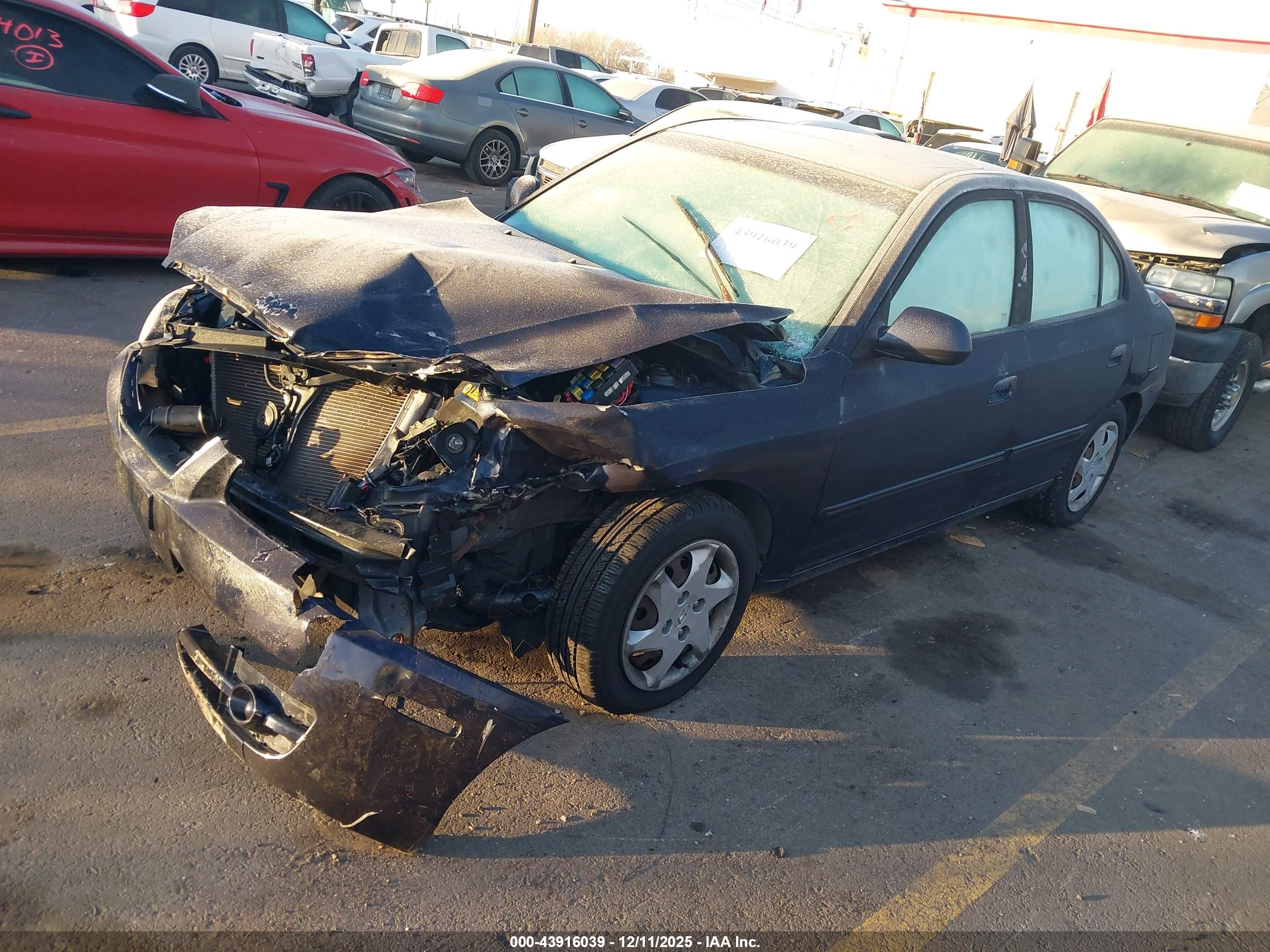 HYUNDAI ELANTRA image 2