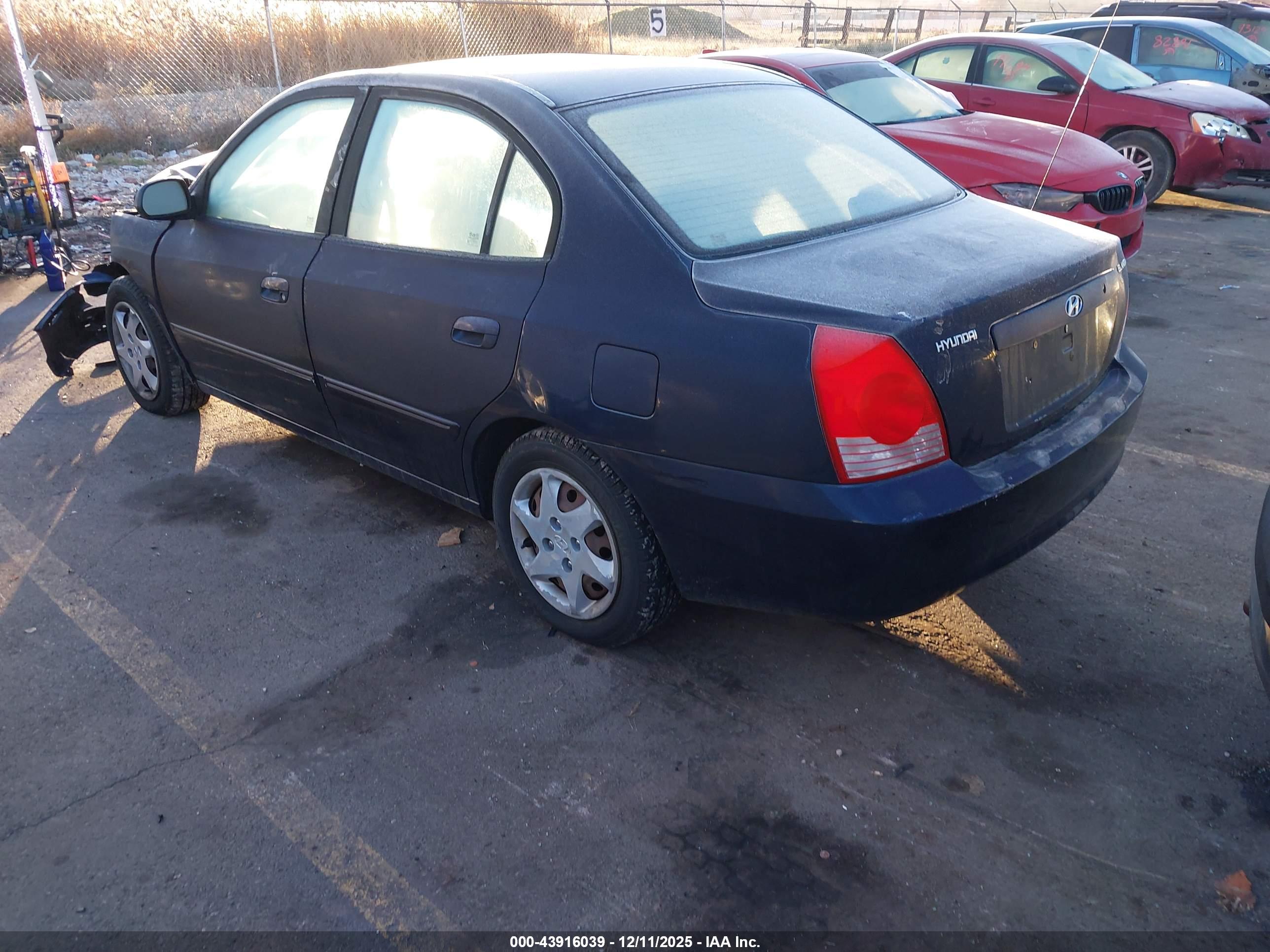 HYUNDAI ELANTRA image 3