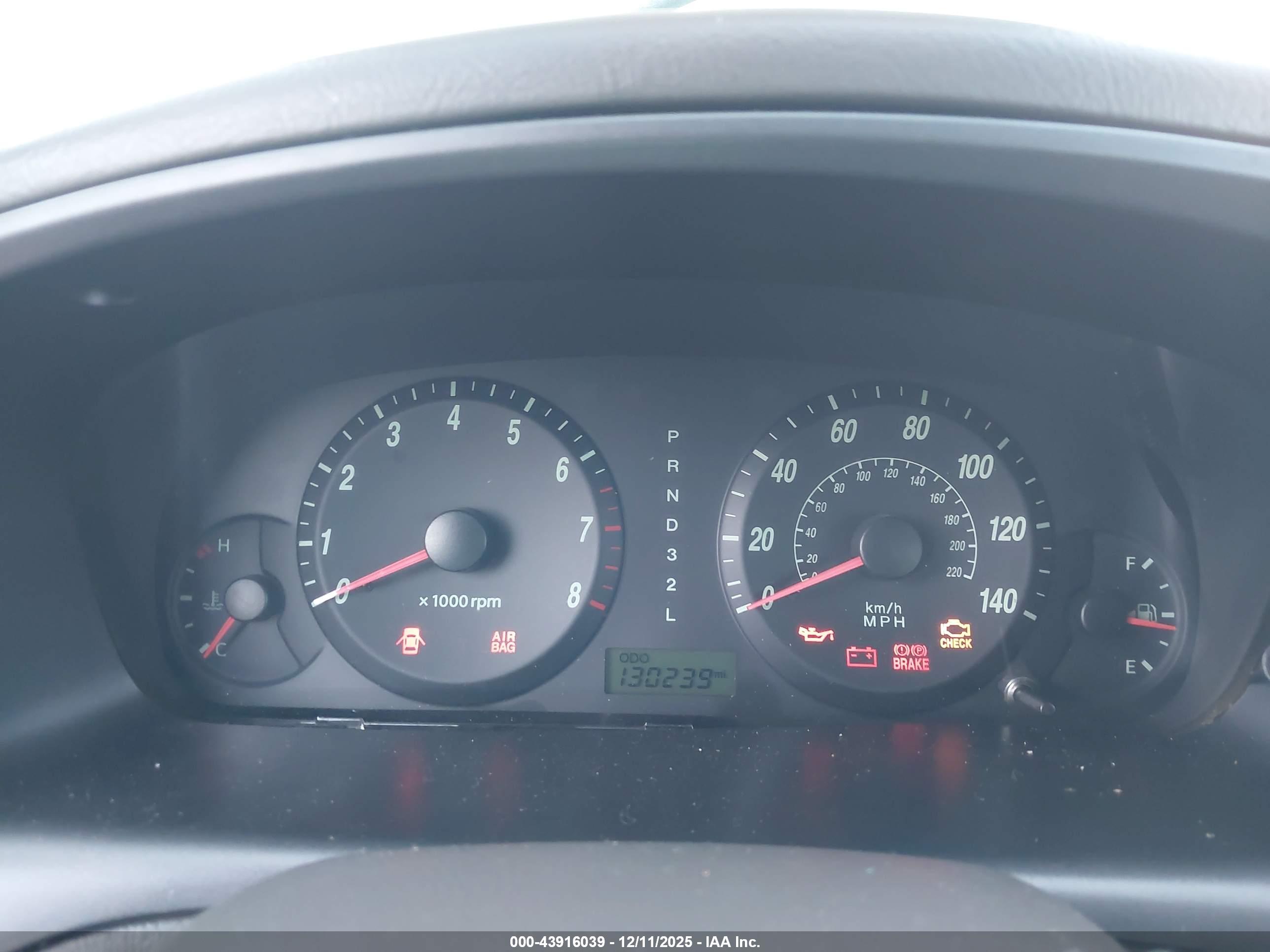 HYUNDAI ELANTRA image 7