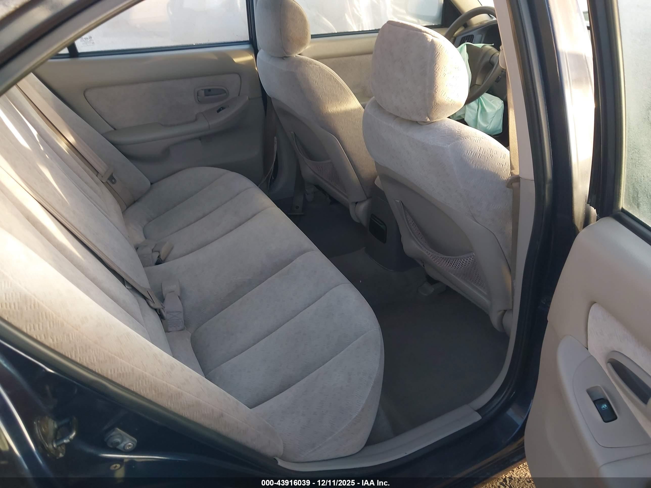 HYUNDAI ELANTRA image 8