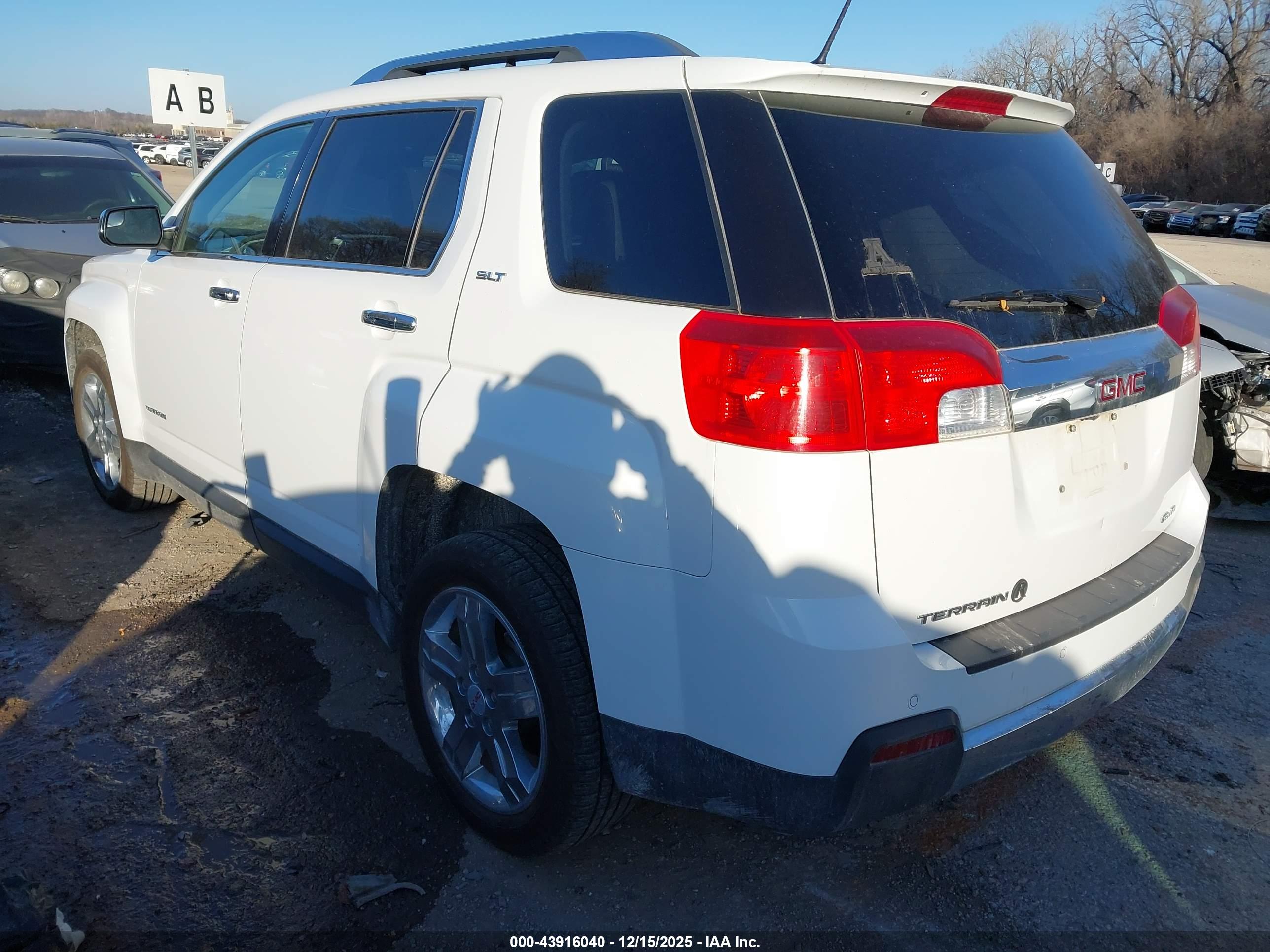 GMC TERRAIN image 3