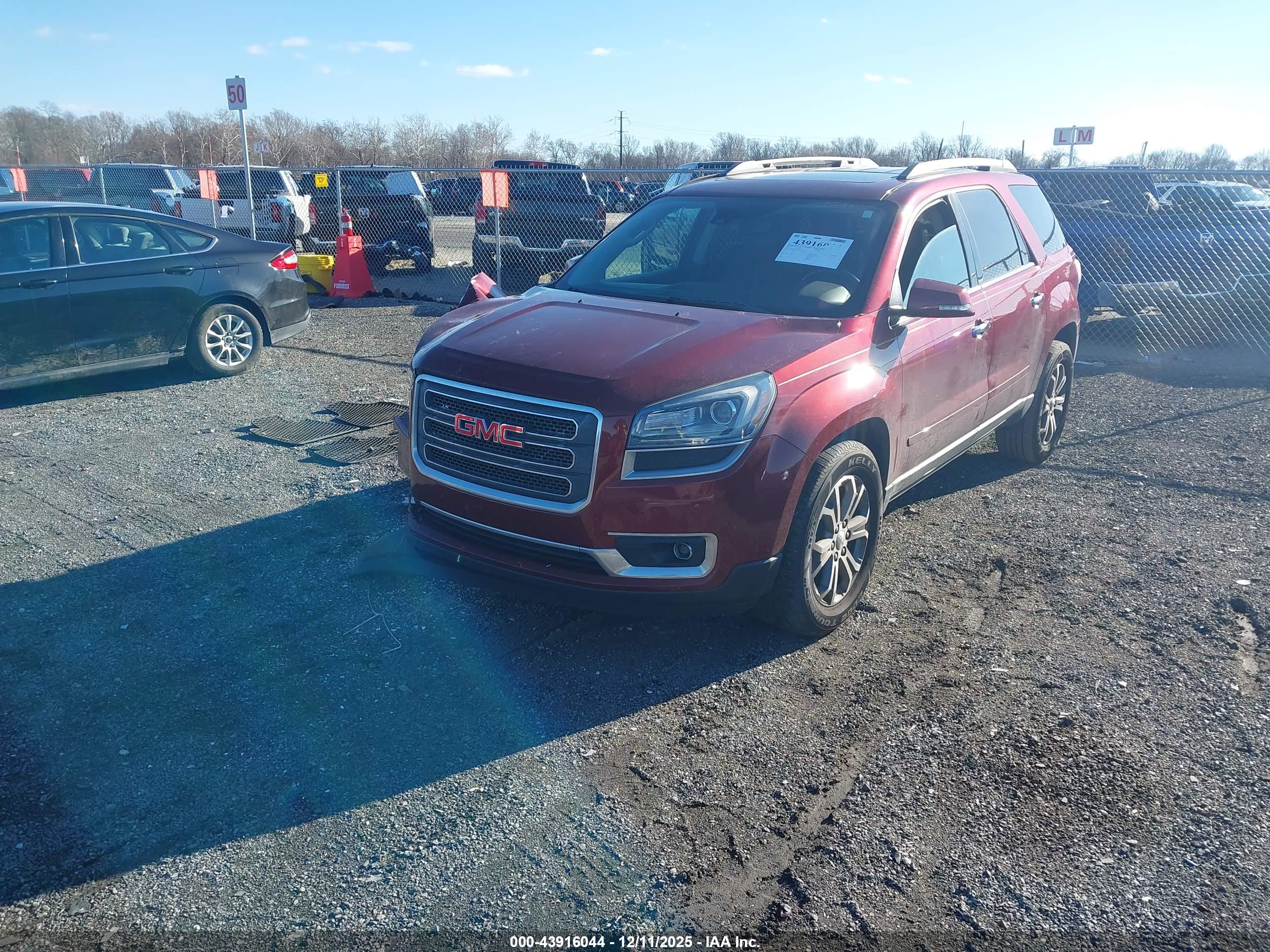 GMC ACADIA image 2