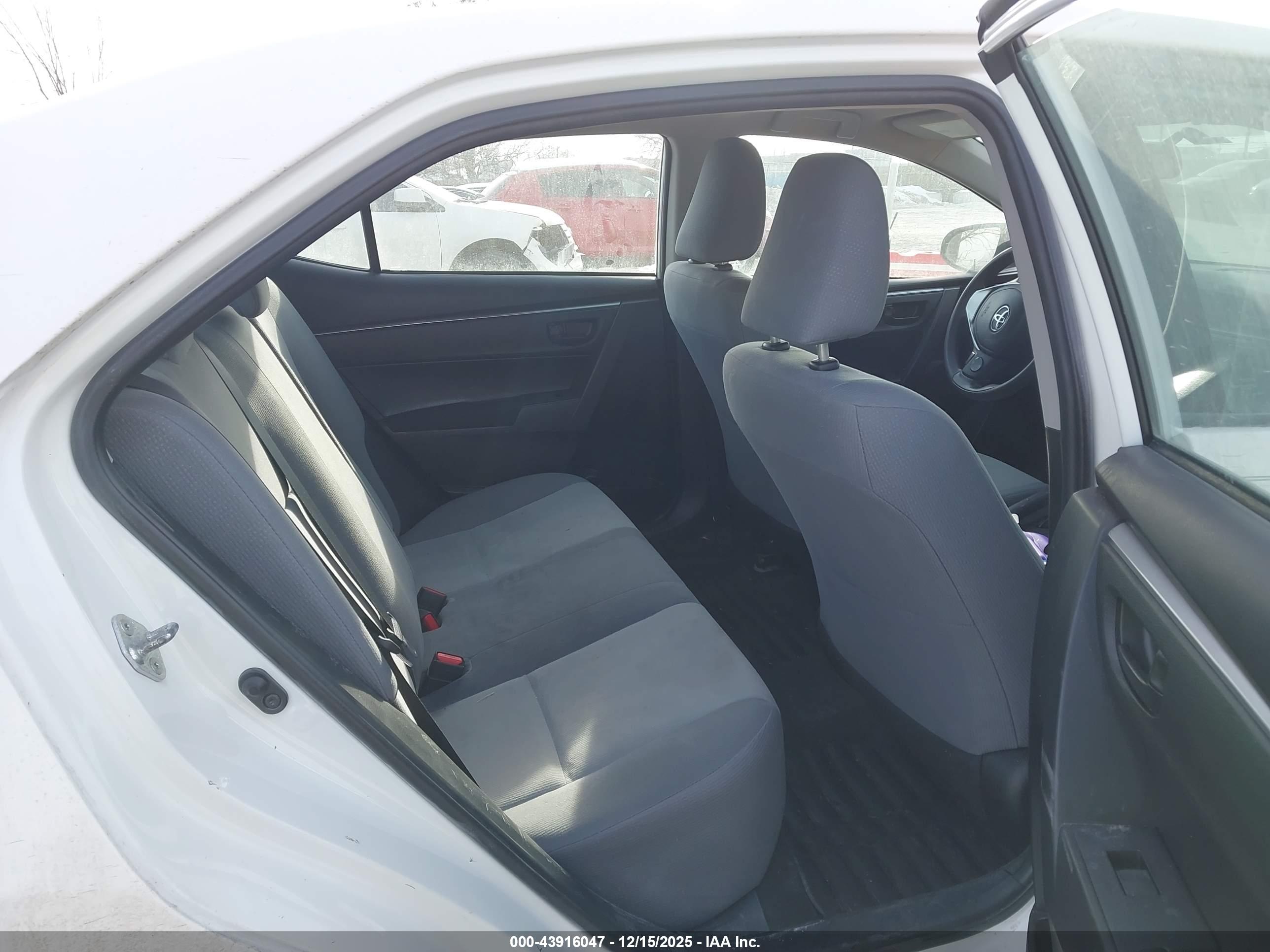 TOYOTA COROLLA image 8