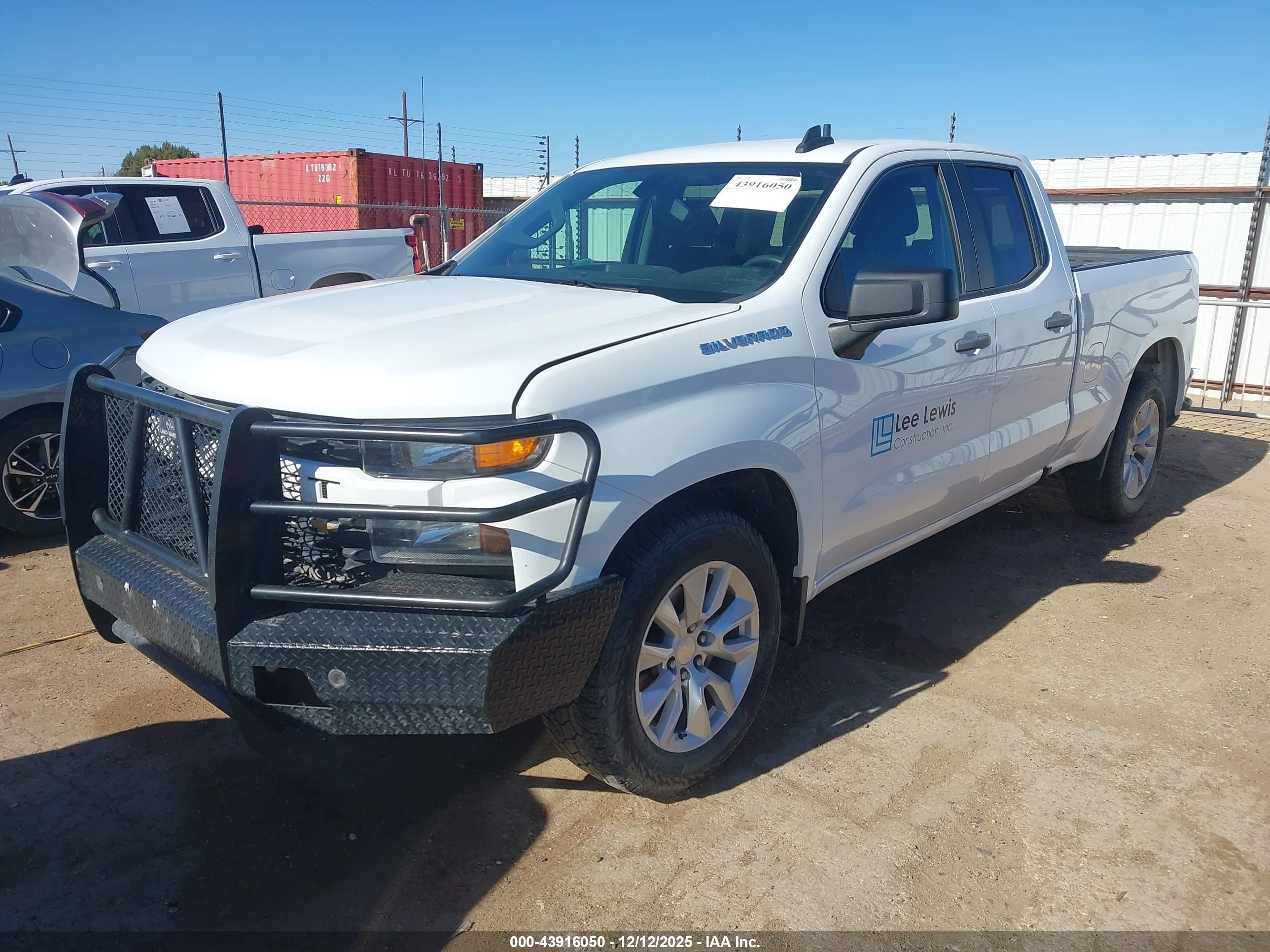 CHEVROLET SILVERADO image 2