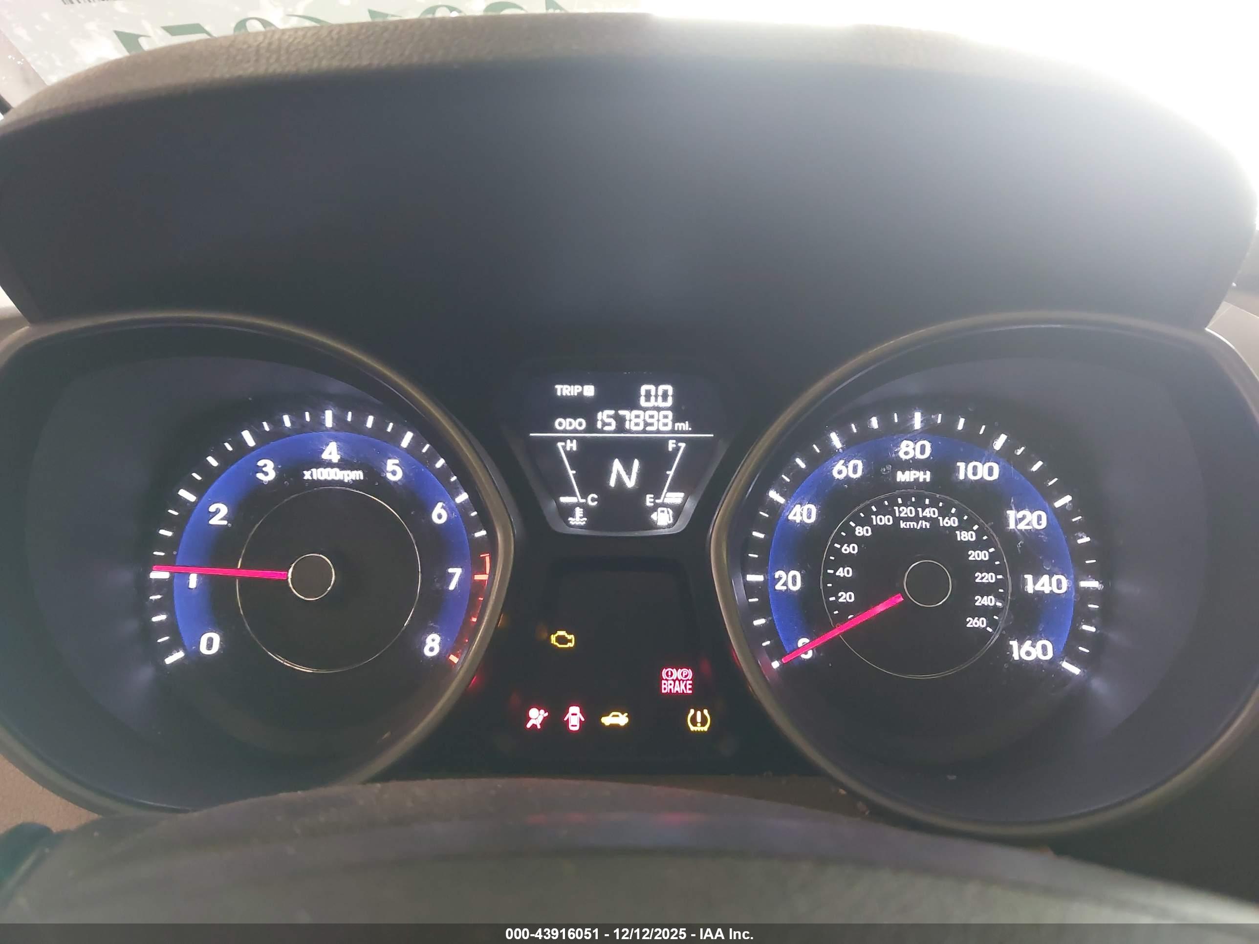 HYUNDAI ELANTRA image 7