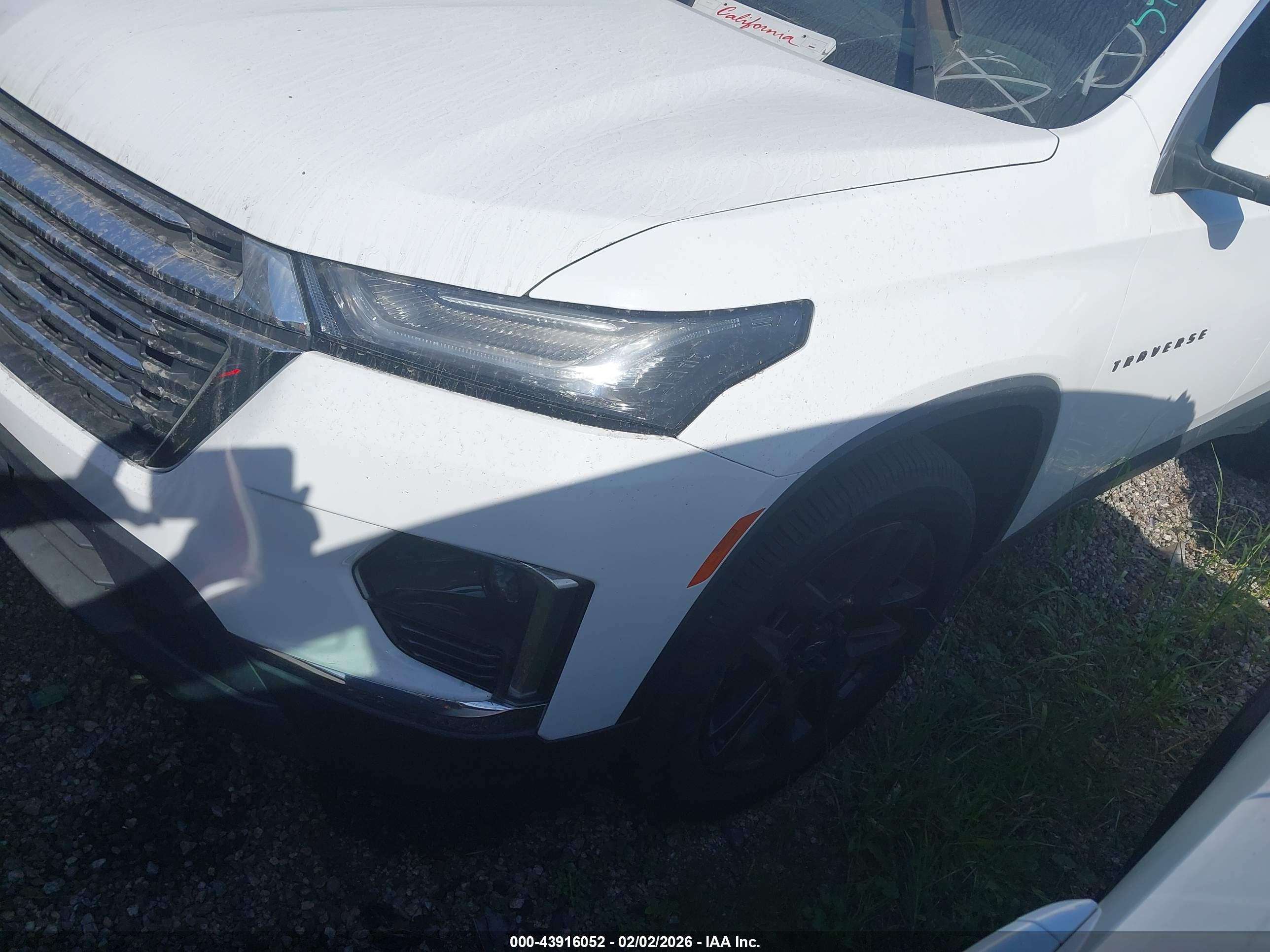 CHEVROLET TRAVERSE image 2