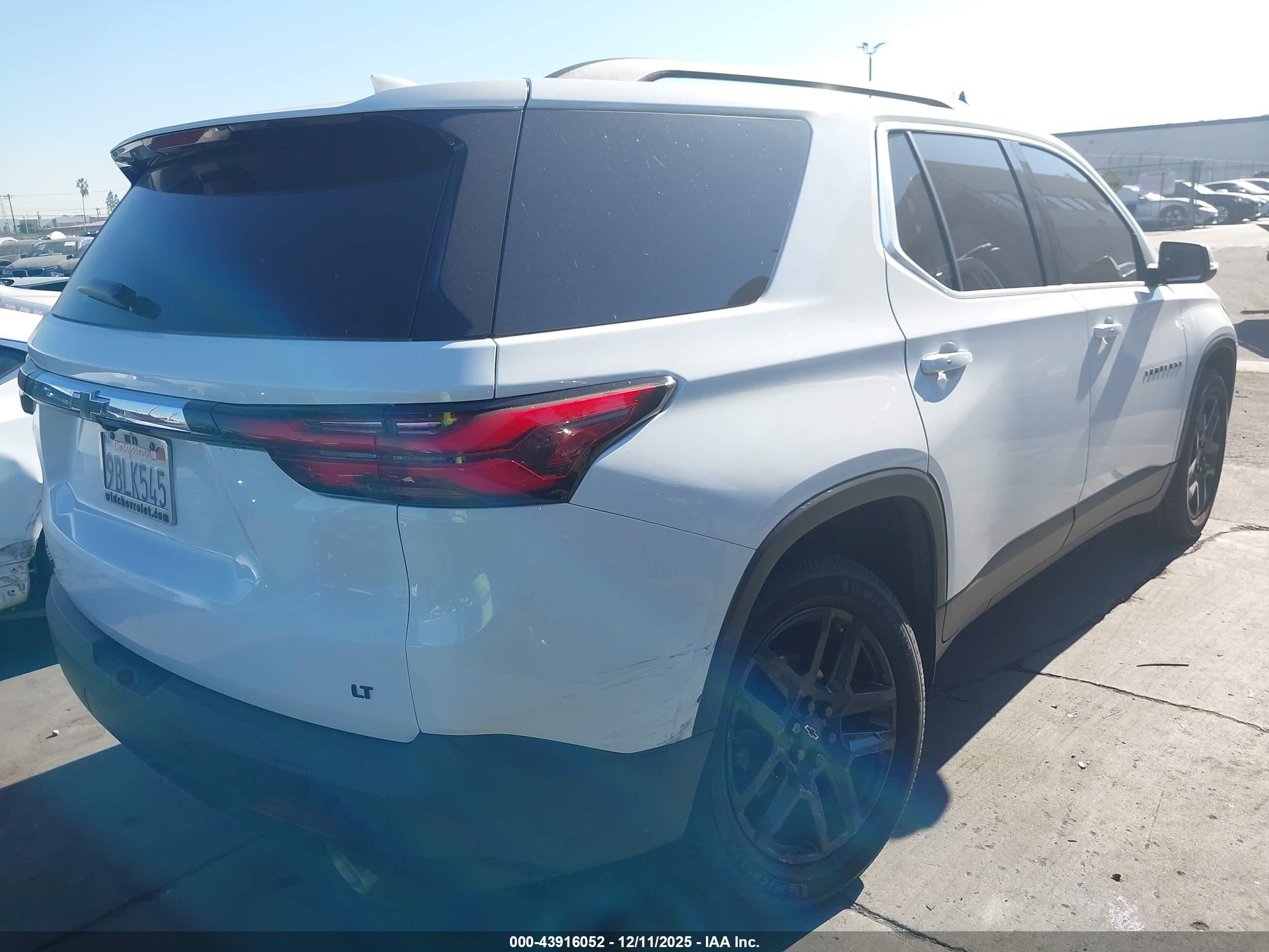 CHEVROLET TRAVERSE image 4