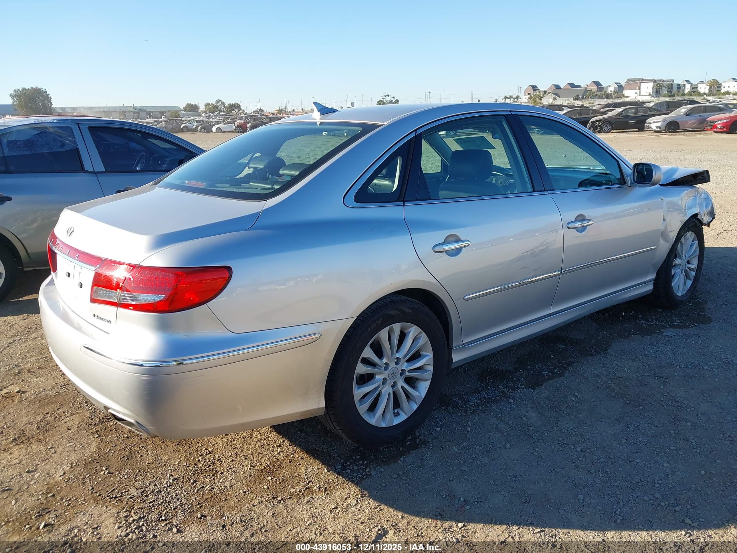 HYUNDAI AZERA image 4