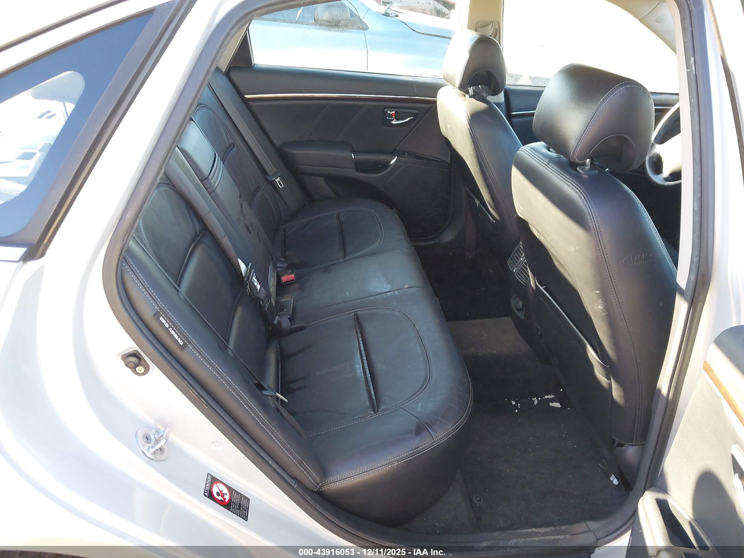 HYUNDAI AZERA image 8
