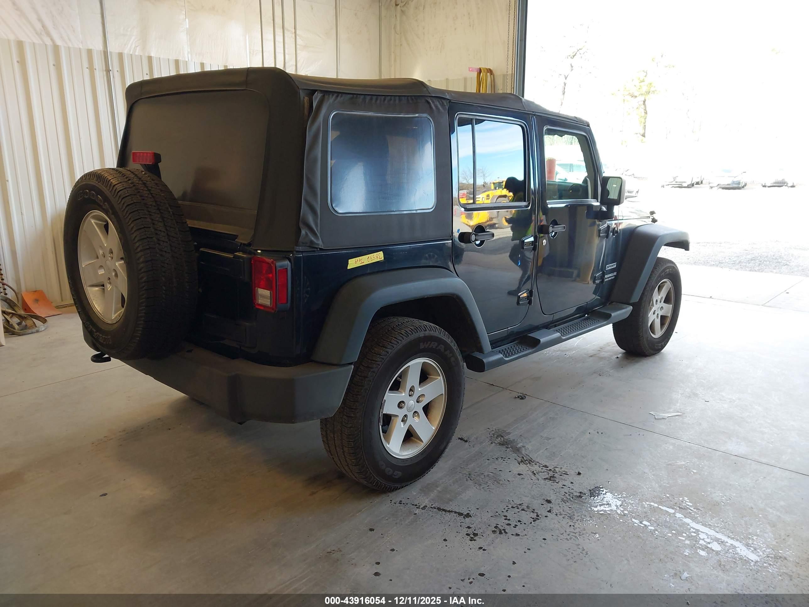 JEEP WRANGLER image 4