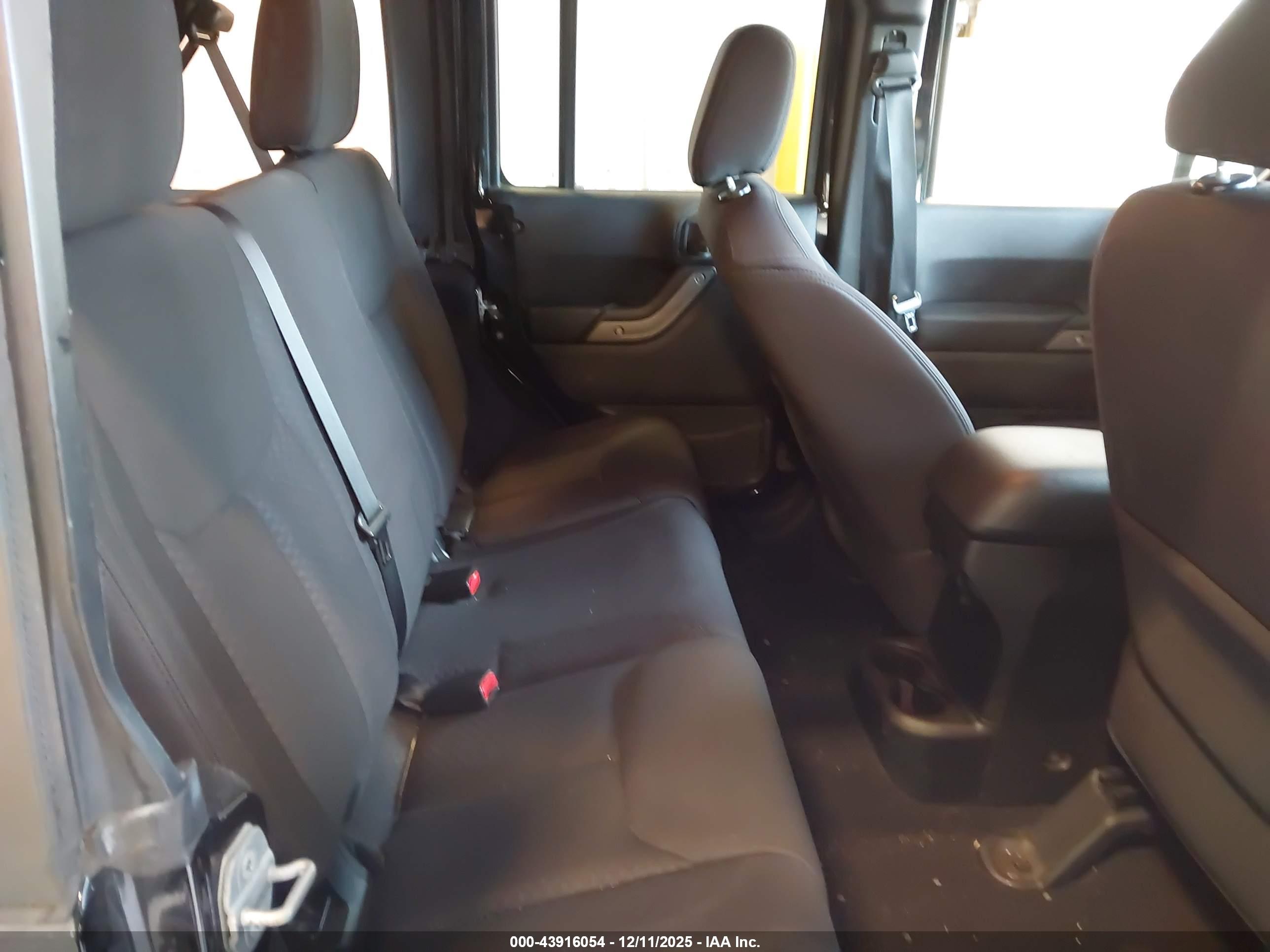 JEEP WRANGLER image 8
