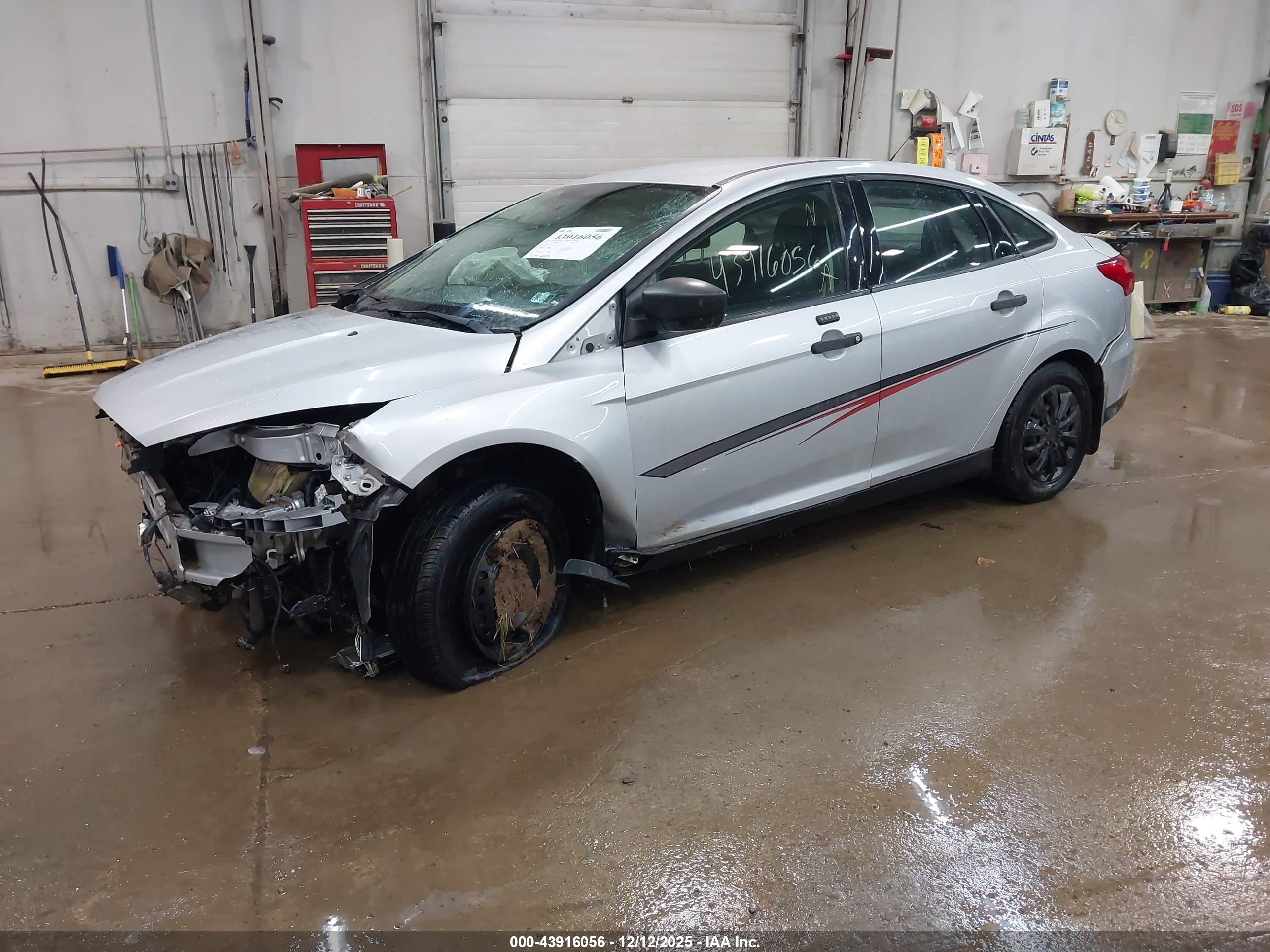 FORD FOCUS image 2