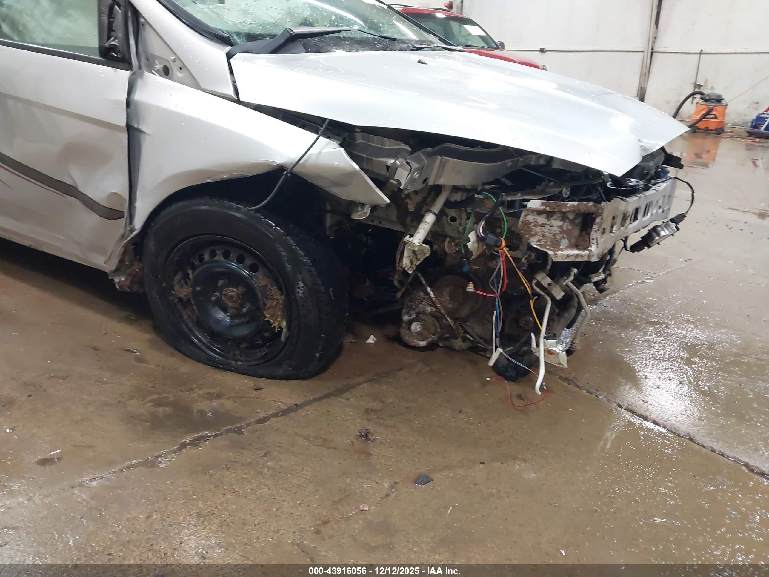 FORD FOCUS image 6