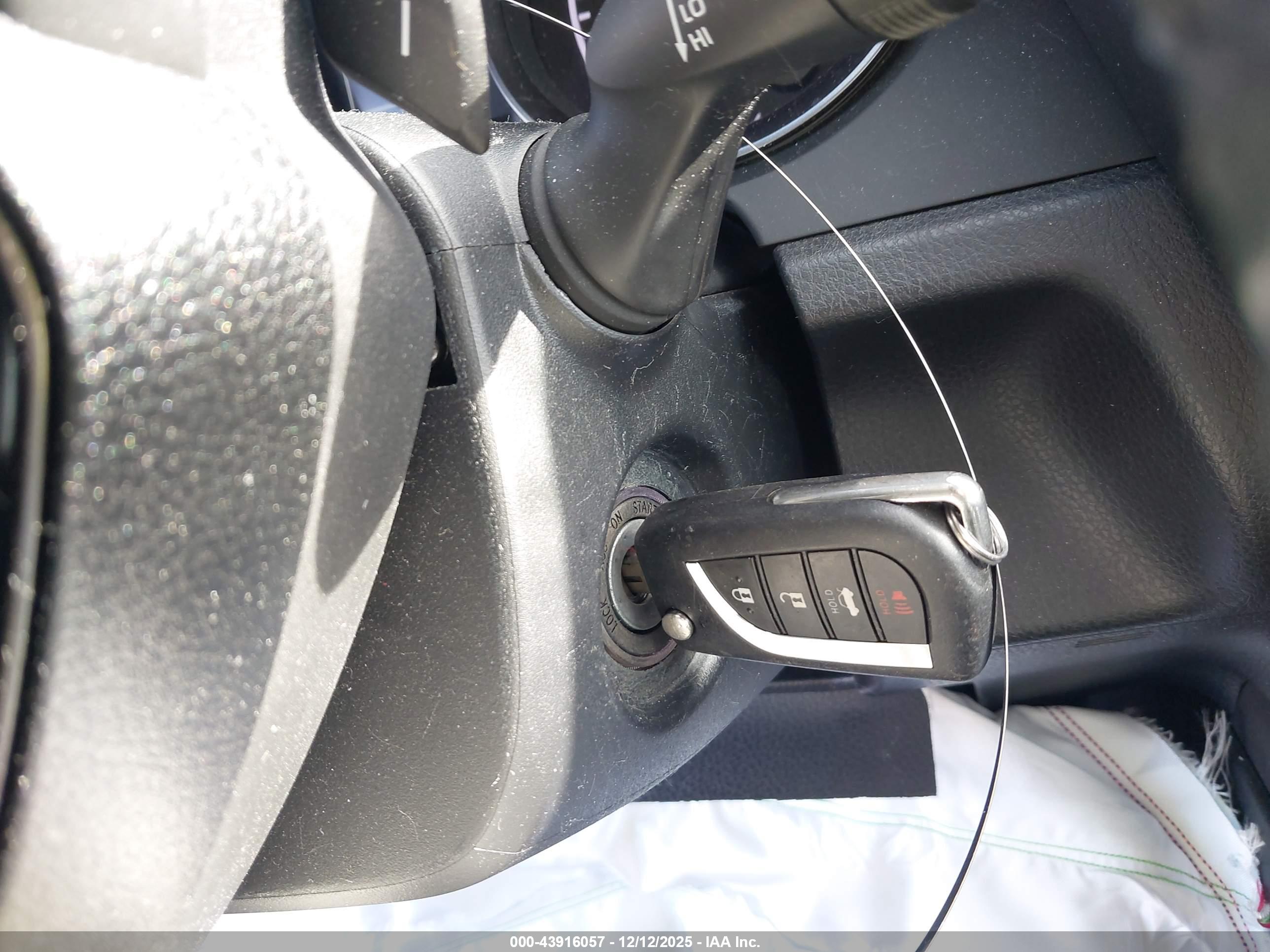 TOYOTA CAMRY image 11