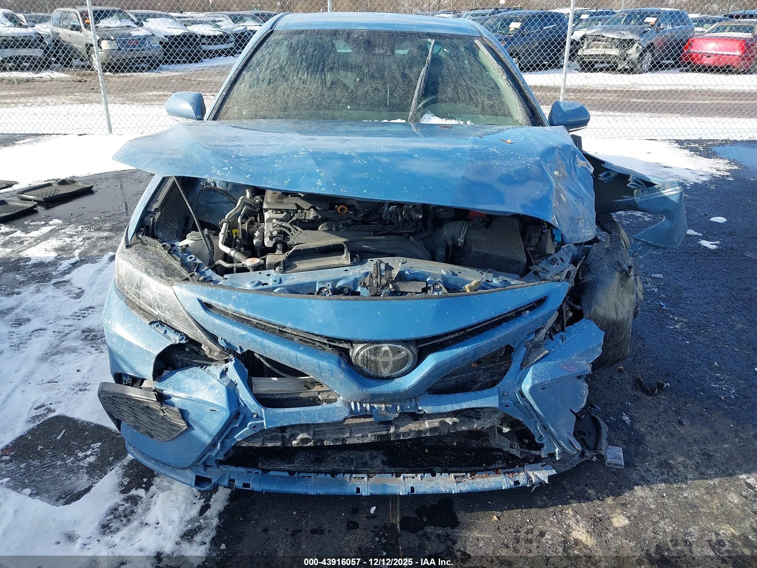TOYOTA CAMRY image 6