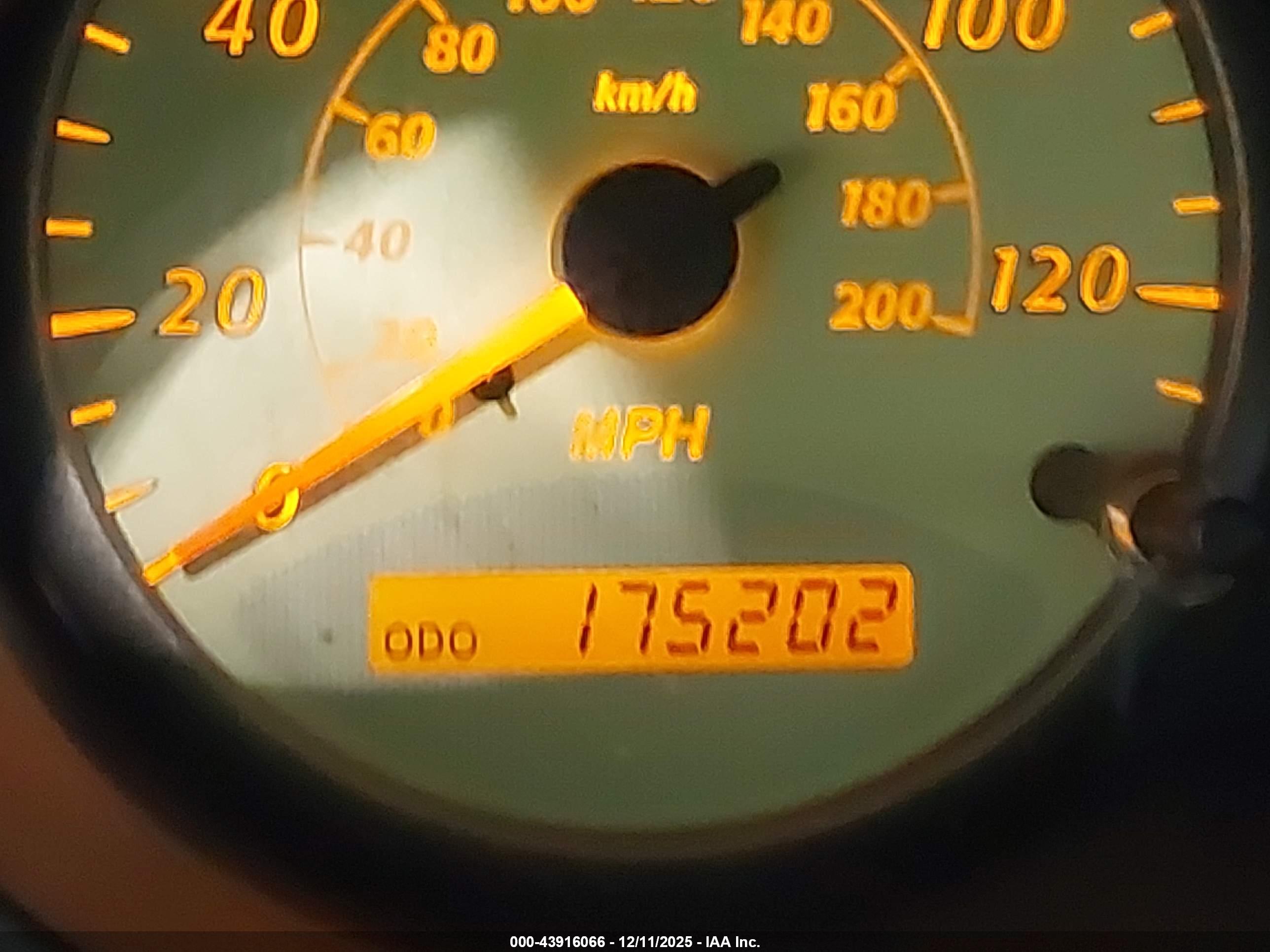 TOYOTA RAV4 image 7