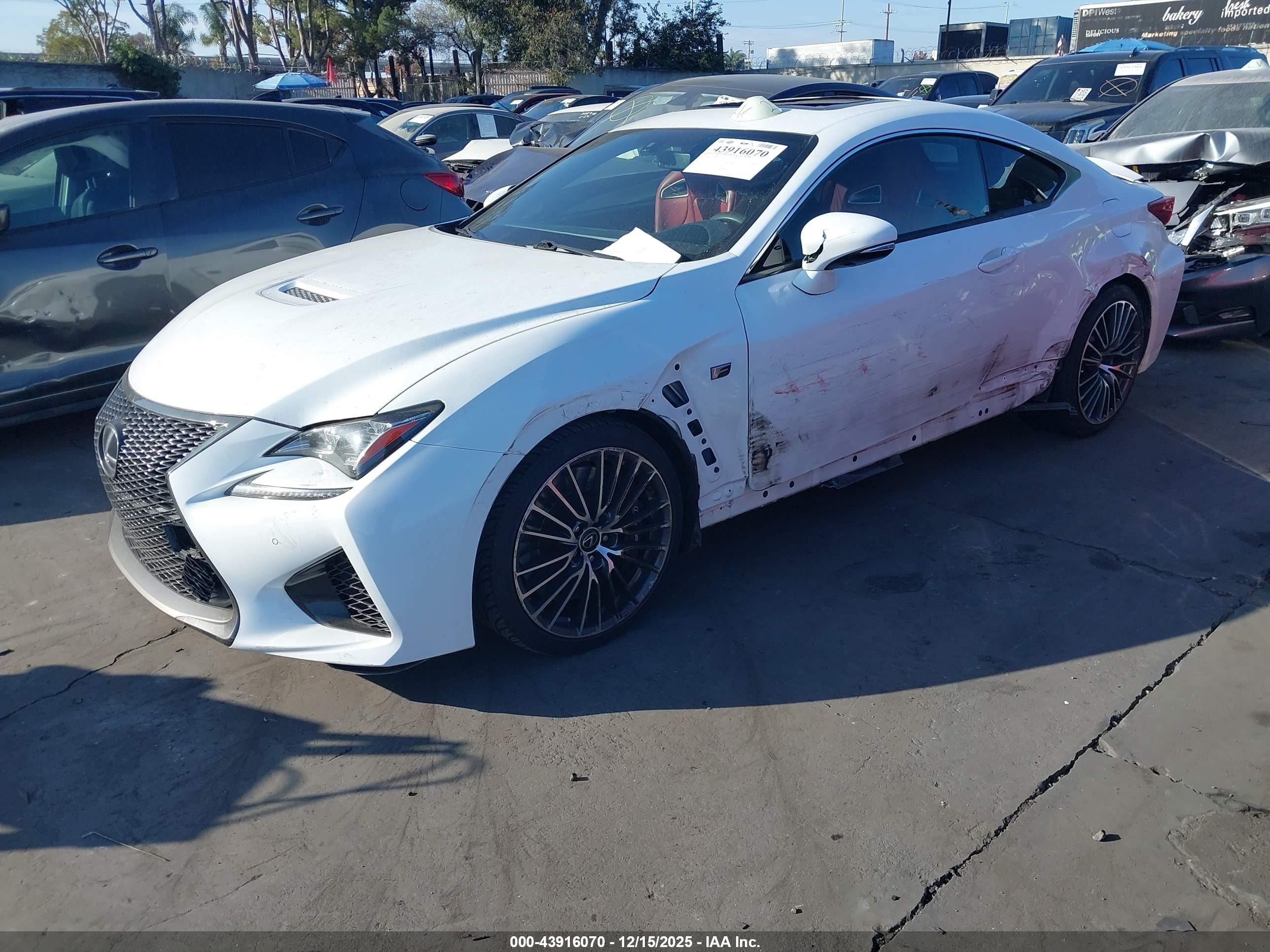 LEXUS RC image 2