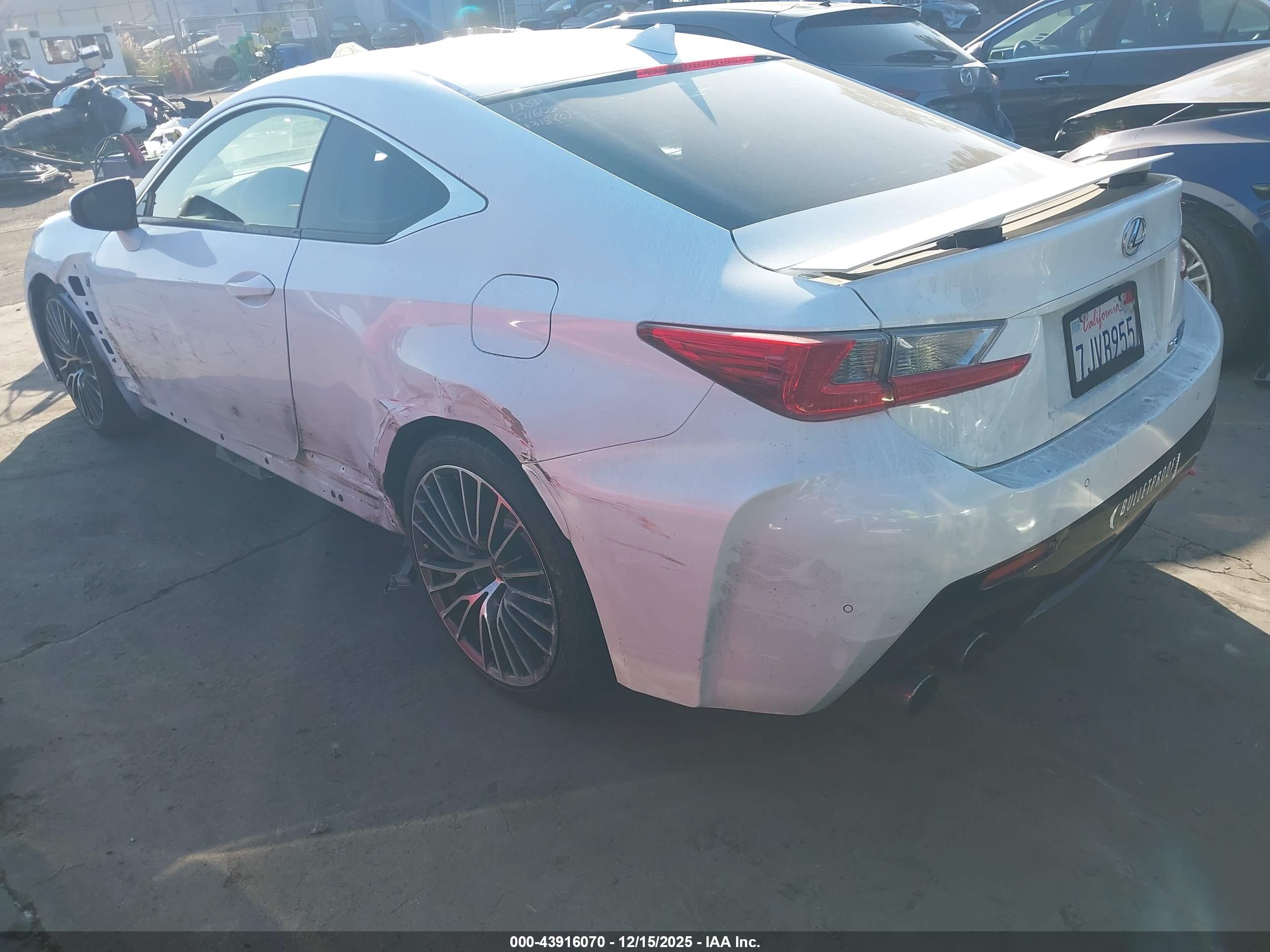 LEXUS RC image 3