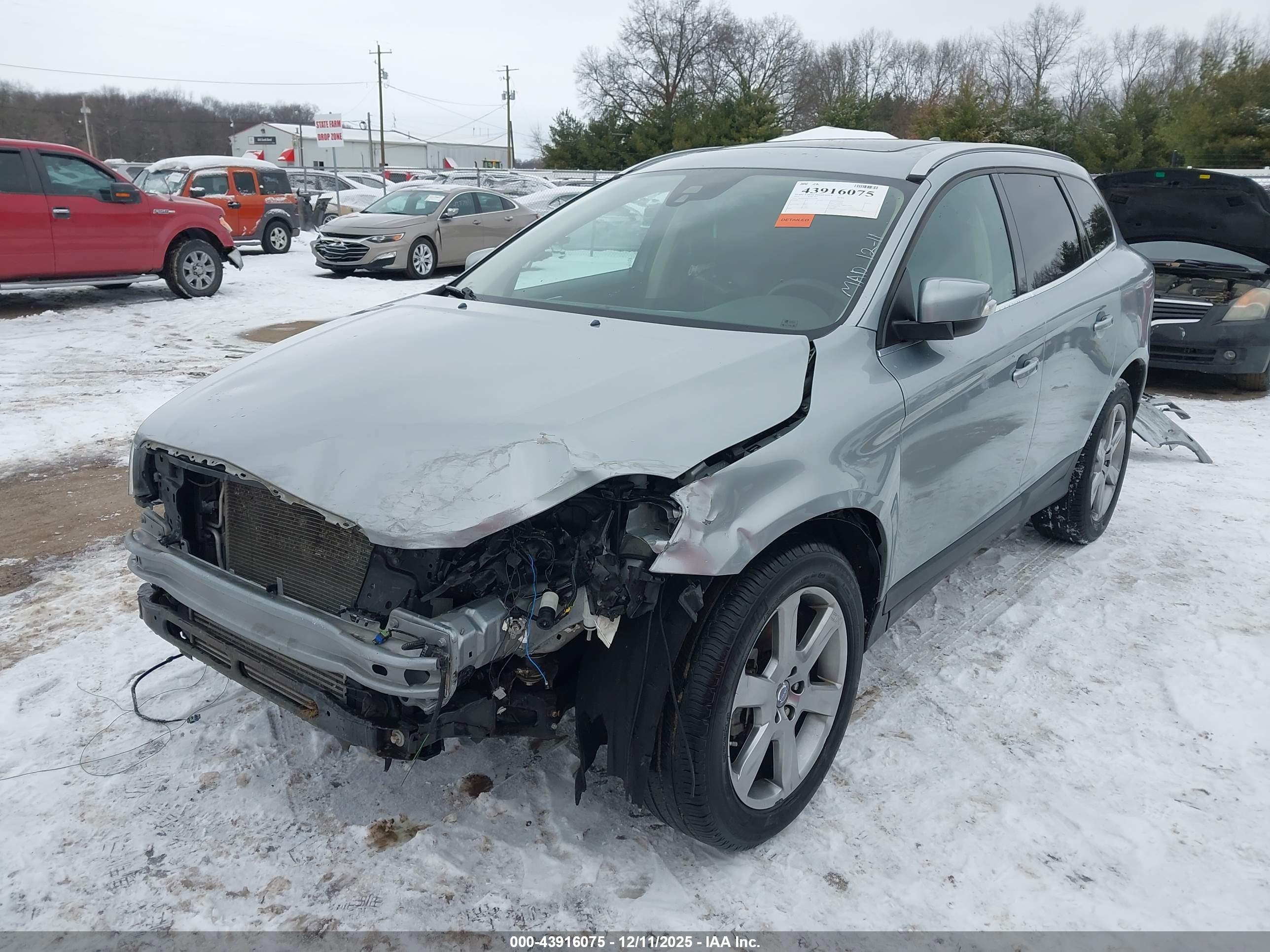 VOLVO XC60 image 6