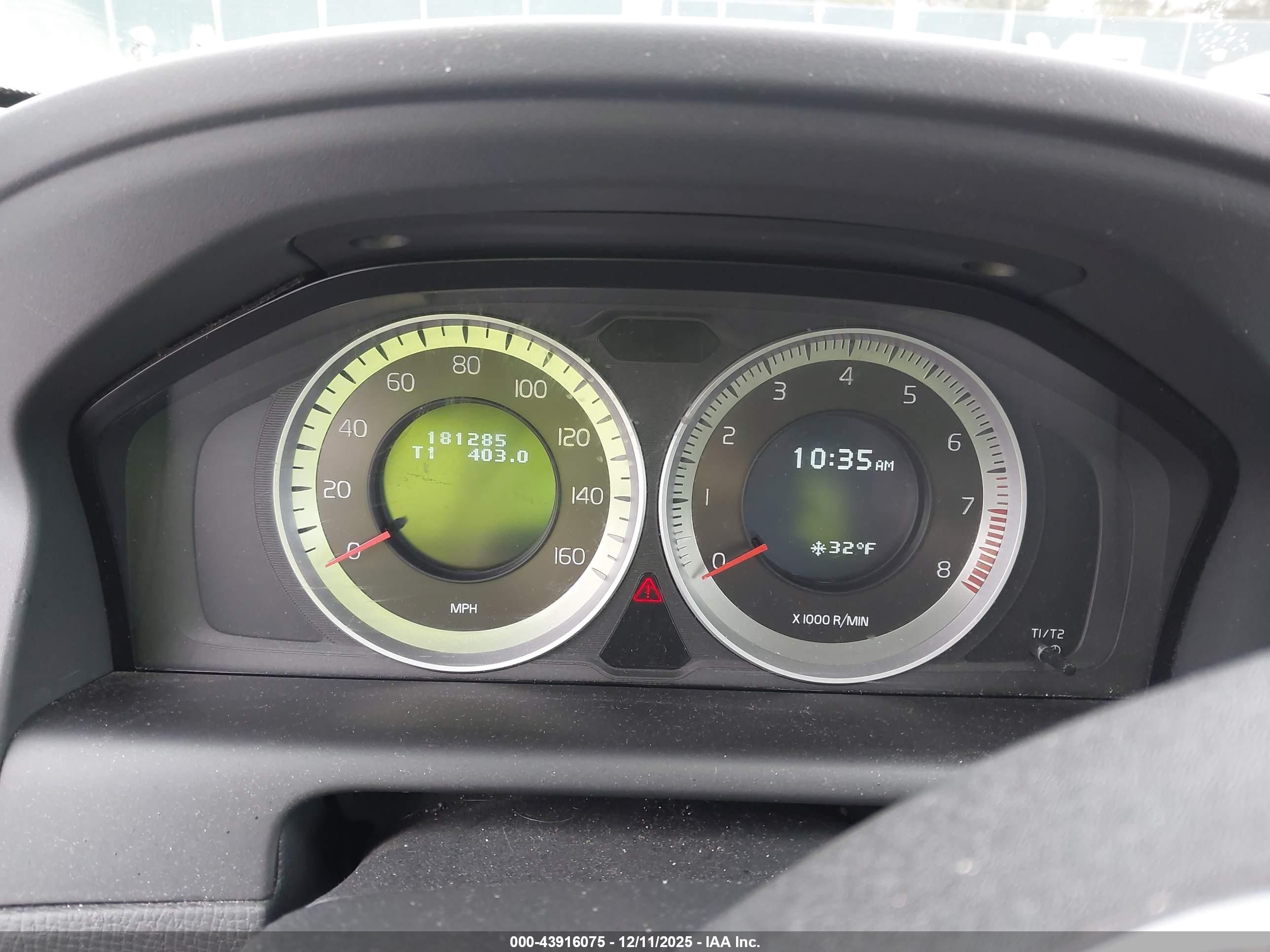VOLVO XC60 image 7